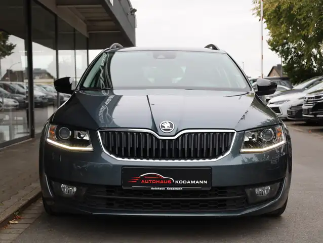 Skoda Octavia view 5