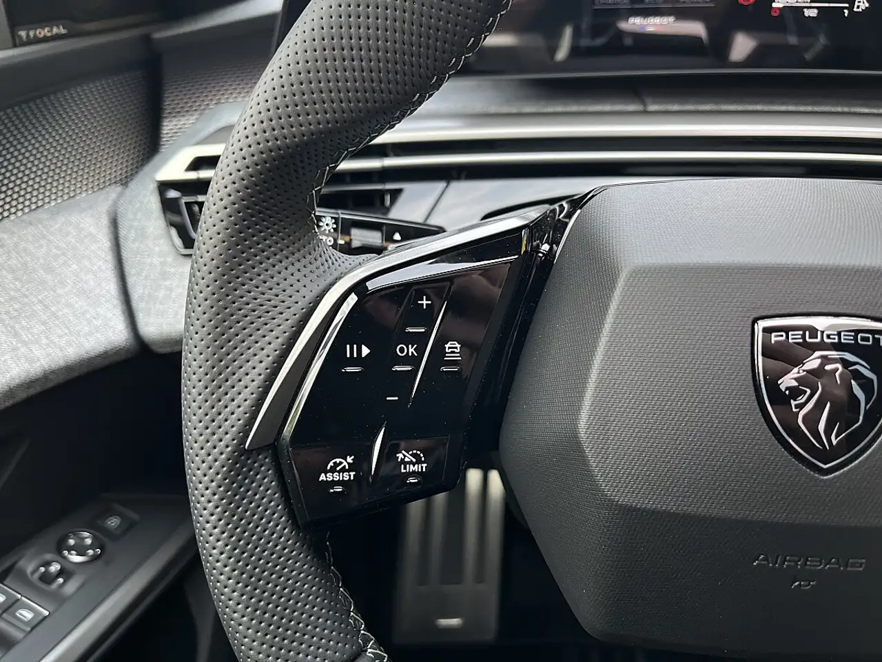 Peugeot 3008 Hybrid 145 e-DCS6 GT!MATRIXLED,PANO,KAMERA,NAVI... 13
