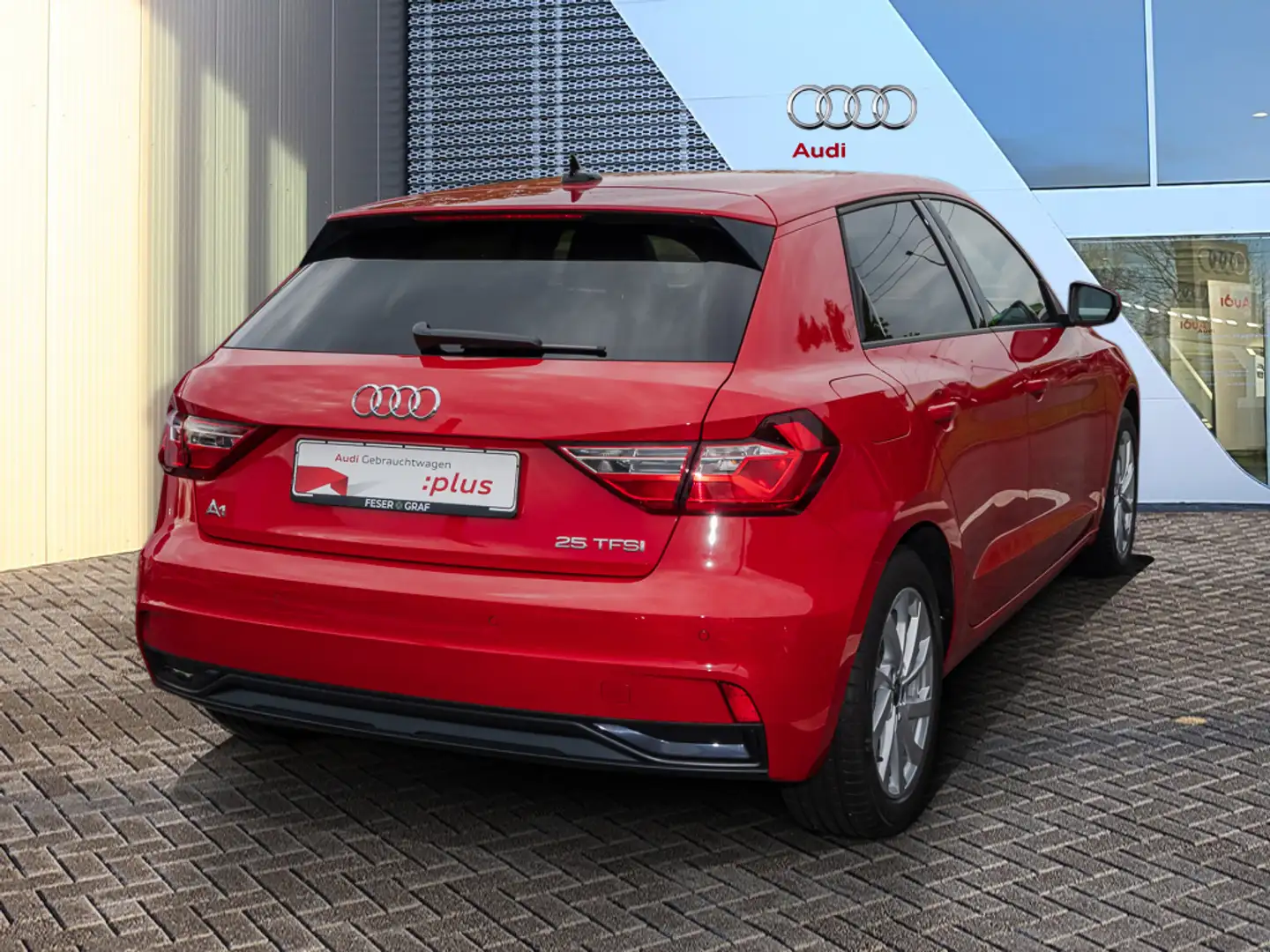Audi A1 Sportback 25TFSI Navi+/APS+/SHZ/CarPlay/Virtual Rot - 2