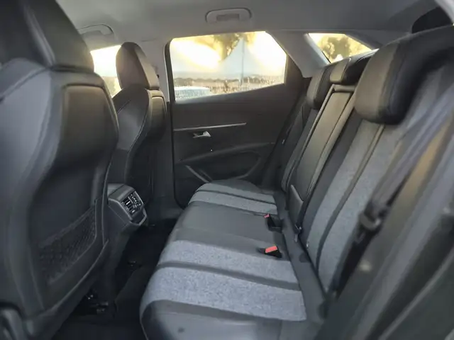 Peugeot 3008 view 8