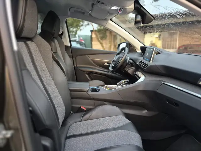 Peugeot 3008 view 7