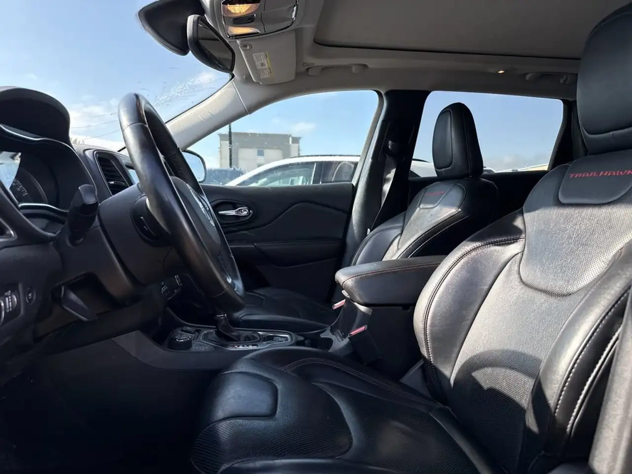 Jeep Cherokee снимка Jeep Cherokee