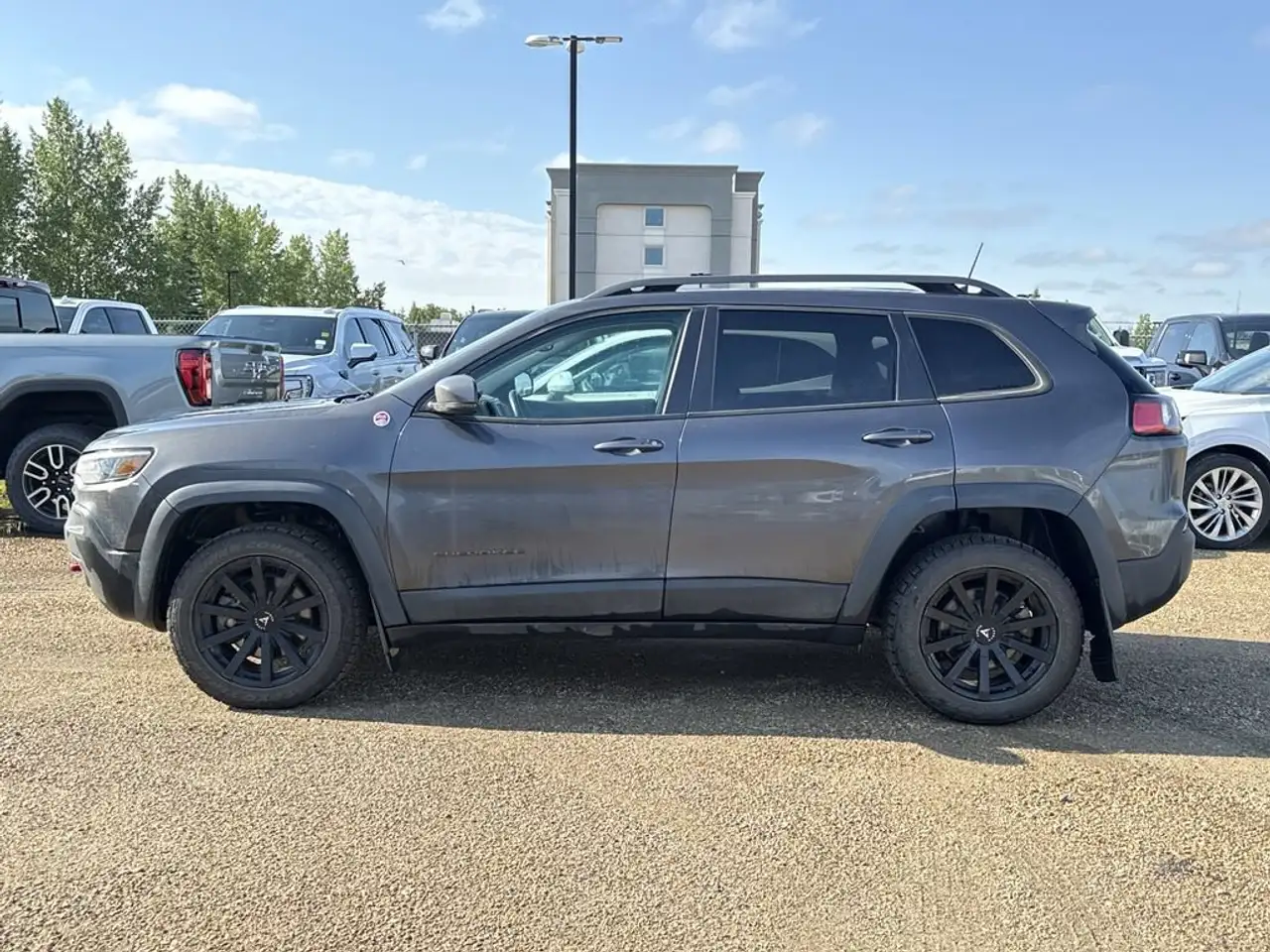 Jeep Cherokee снимка Jeep Cherokee