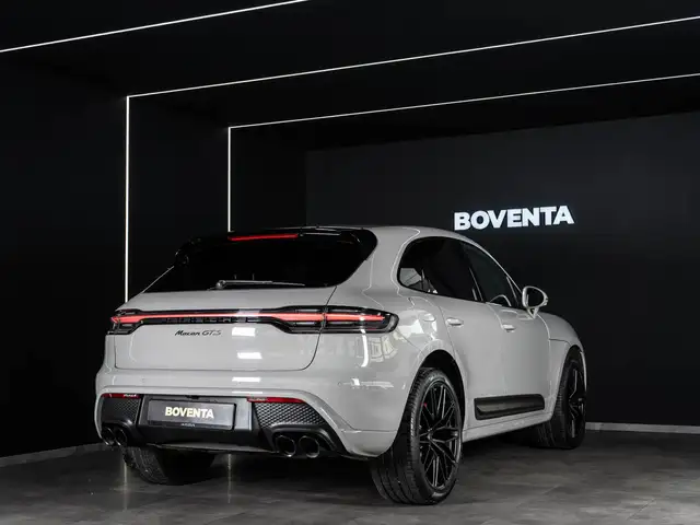 Porsche Macan view 7