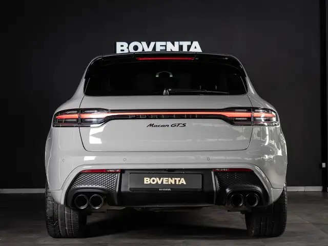 Porsche Macan view 8