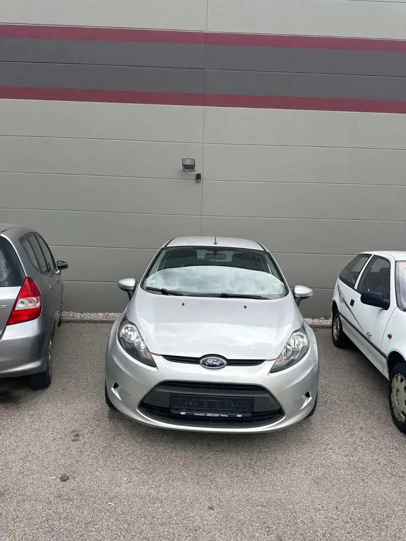 Ford Fiesta Trend Zilver - 1
