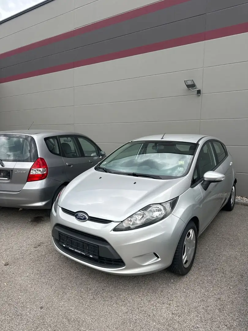 Ford Fiesta Trend Zilver - 2