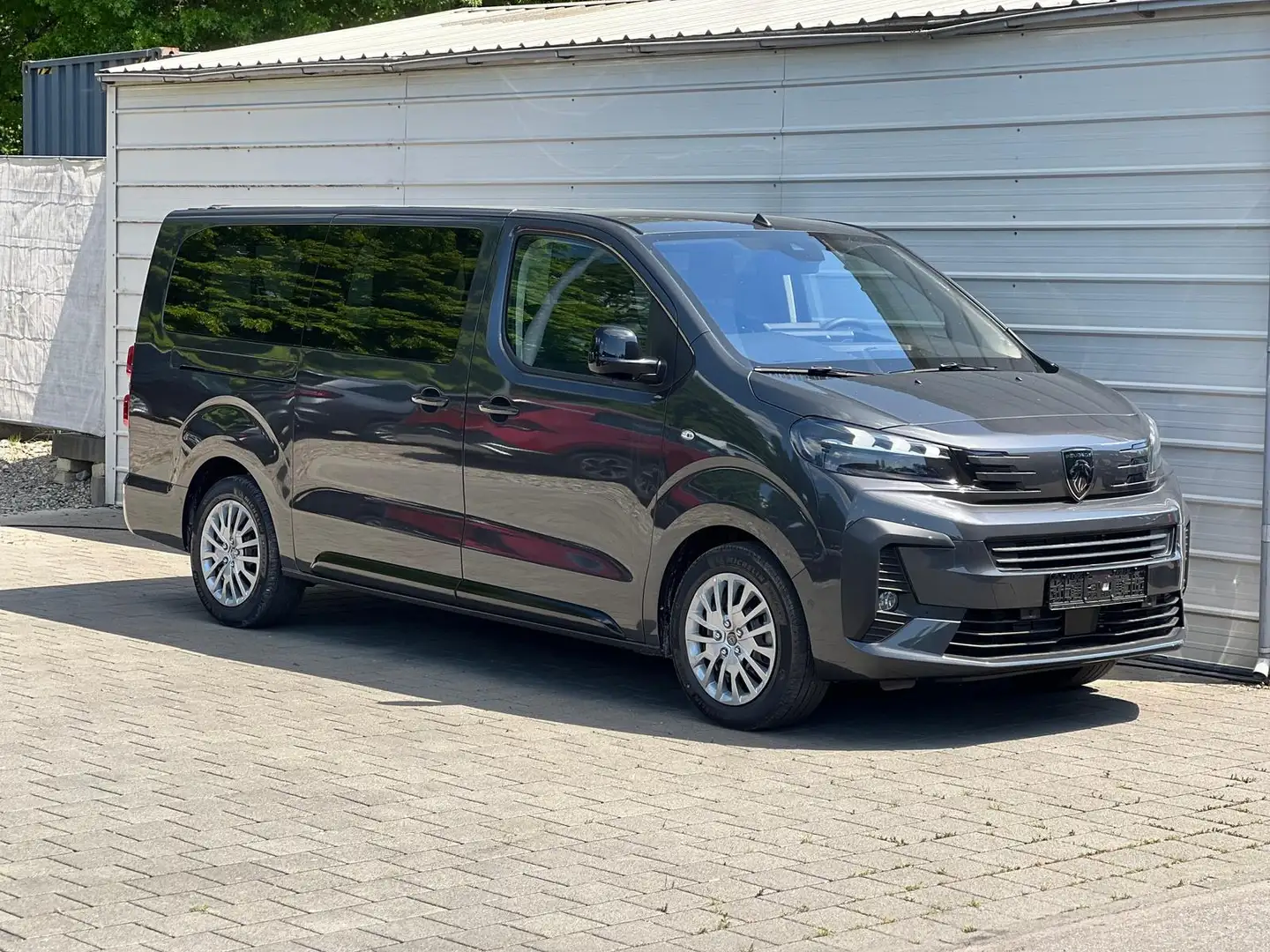 Peugeot Traveller Business L3 BHDI 180 *AHK*ACC*KAMERA*NAVI Grijs - 2