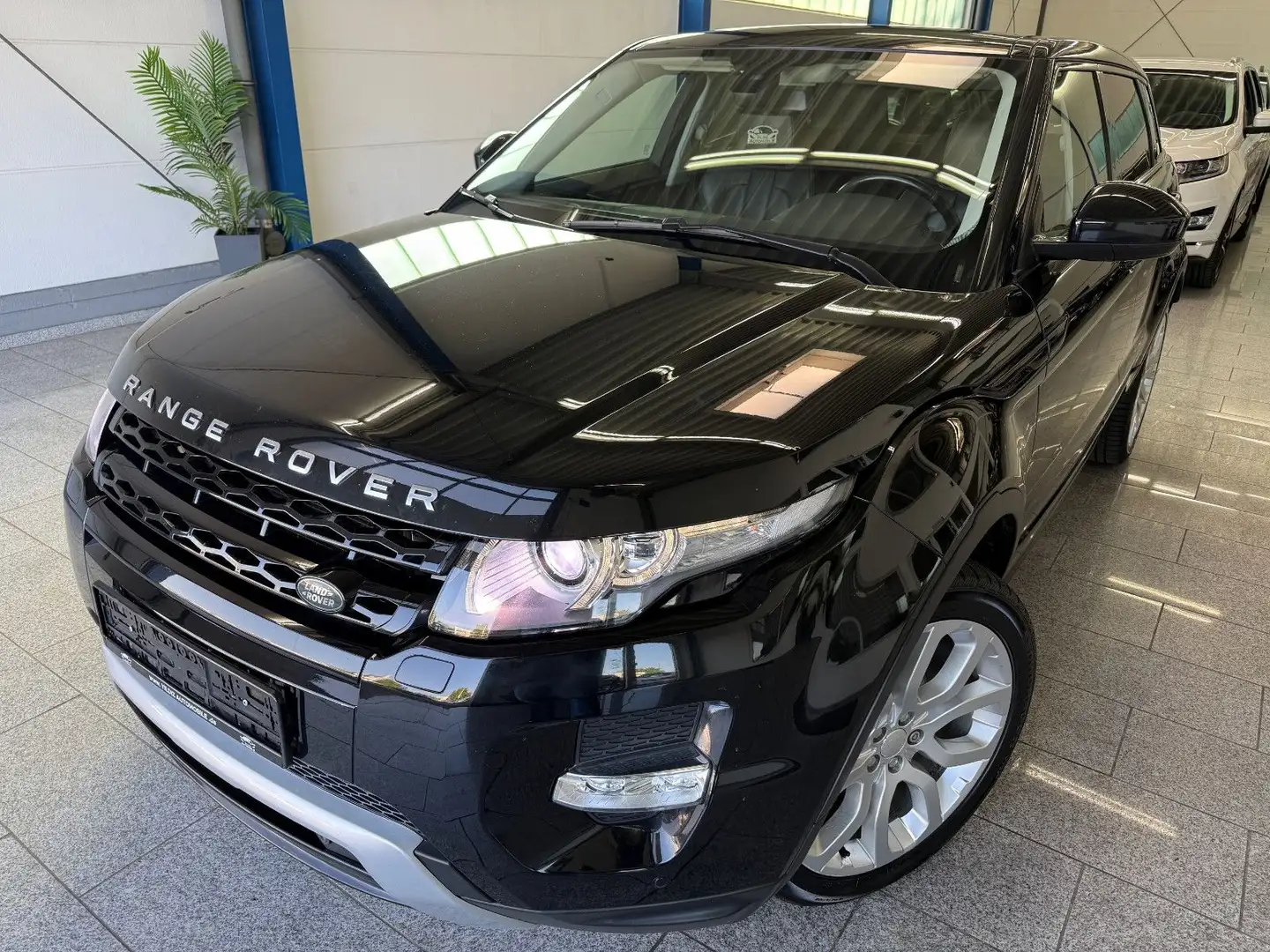 Land Rover Range Rover Evoque Evoque 2.2 SD4*DYNM*AUT*BI-XN*PANO*RFK*MERD*MMRY Schwarz - 1