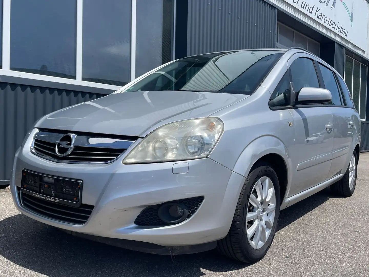 Opel Zafira B Edition-Klima-7Sitzer-Alu. AHK Silber - 1