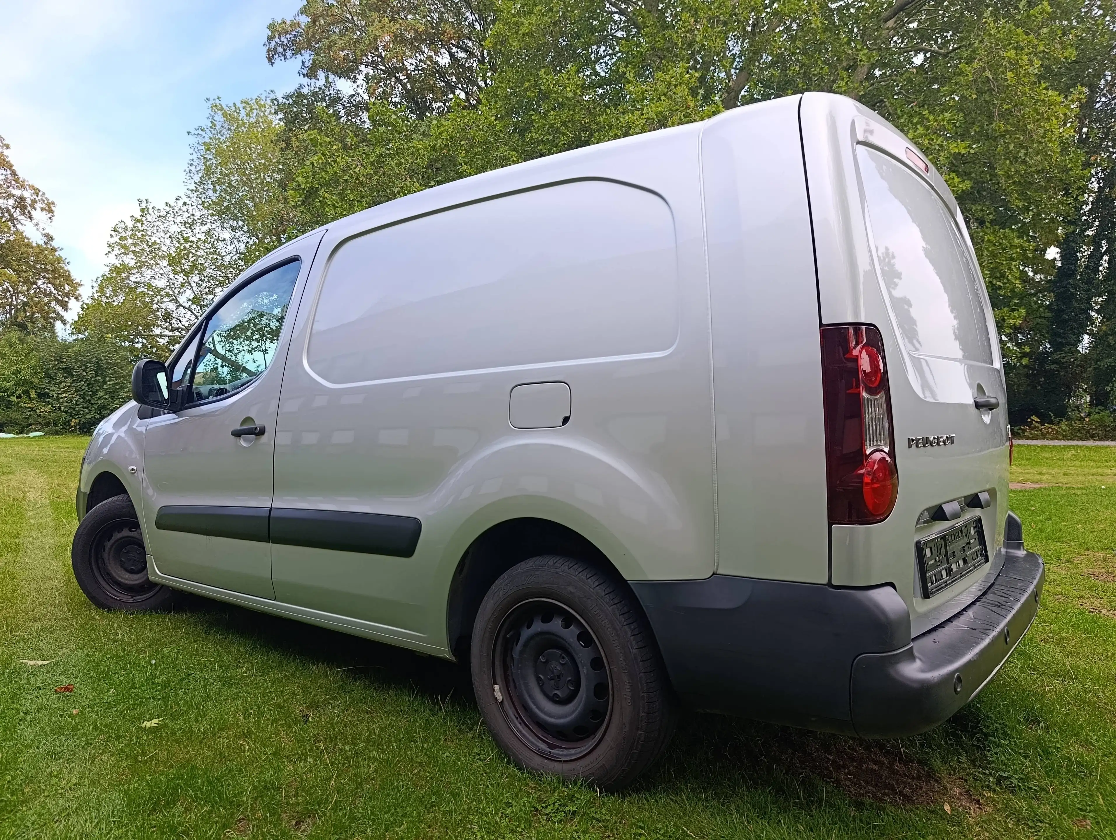 Peugeot Partner Partner 1.6 BlueHDi L2H1 Premium Pack 121 S/S — photo 12