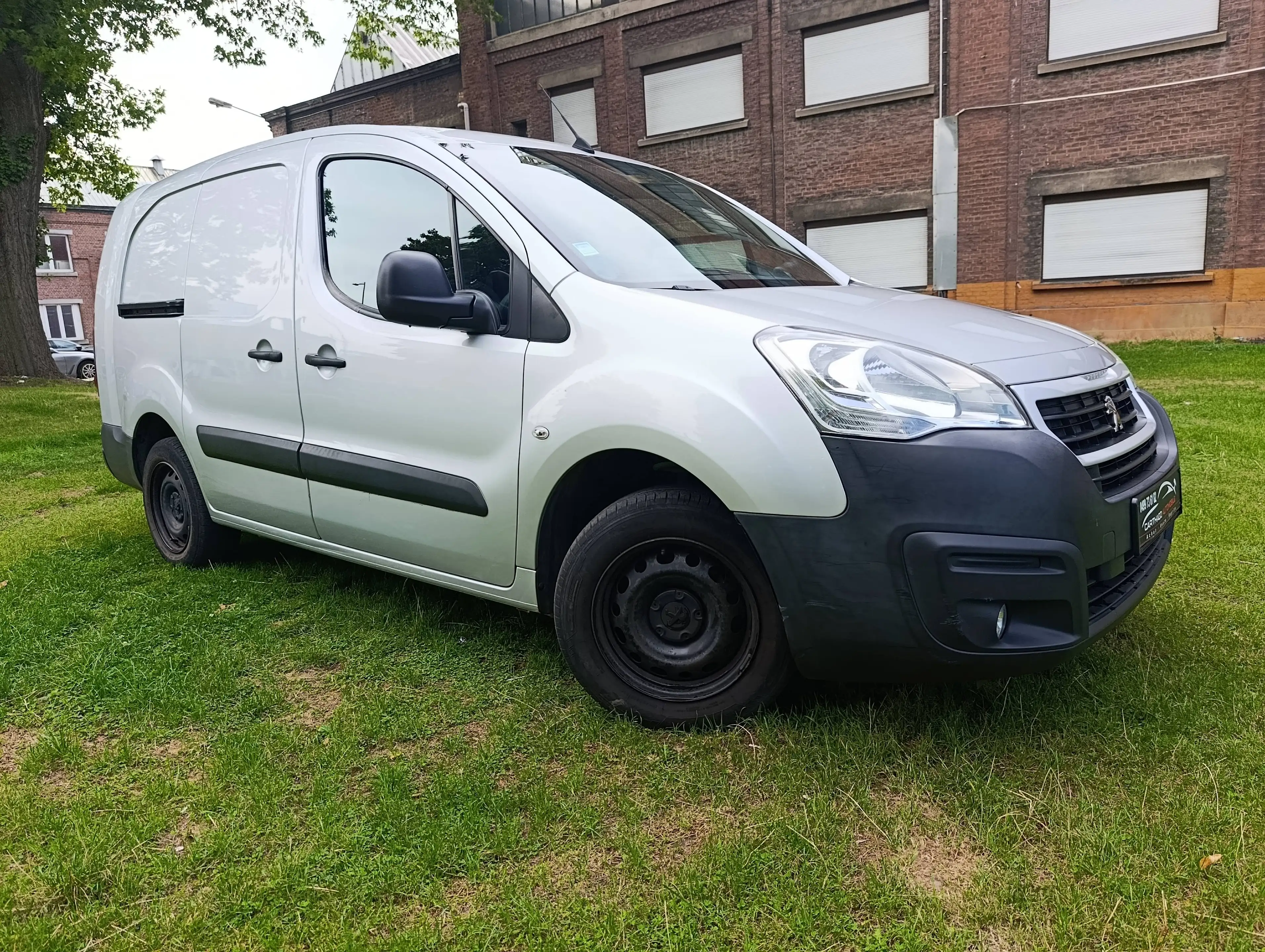 Peugeot Partner Partner 1.6 BlueHDi L2H1 Premium Pack 121 S/S — photo 9