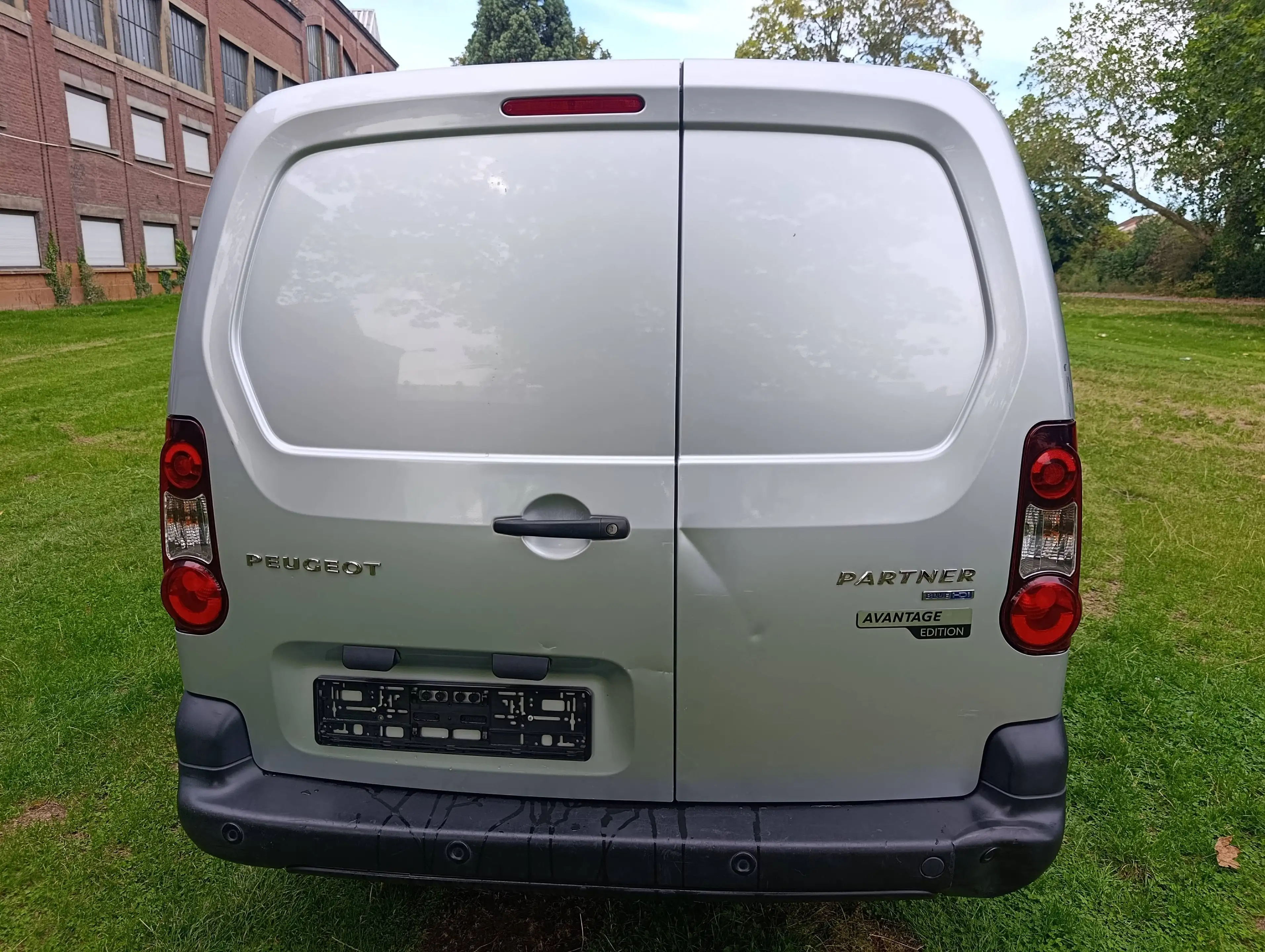 Peugeot Partner Partner 1.6 BlueHDi L2H1 Premium Pack 121 S/S — photo 10