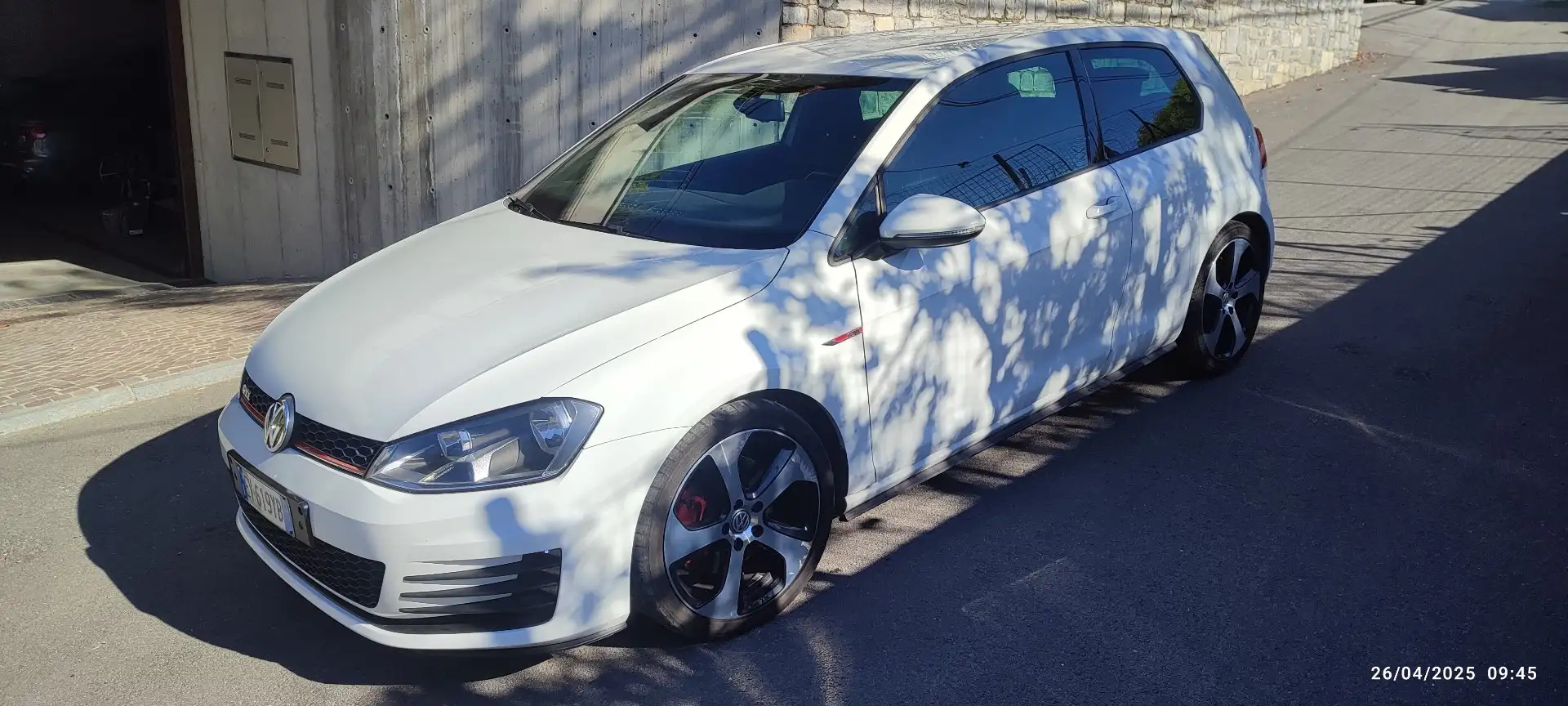 Volkswagen Golf GTI 3p 2.0 tsi dsg - 1
