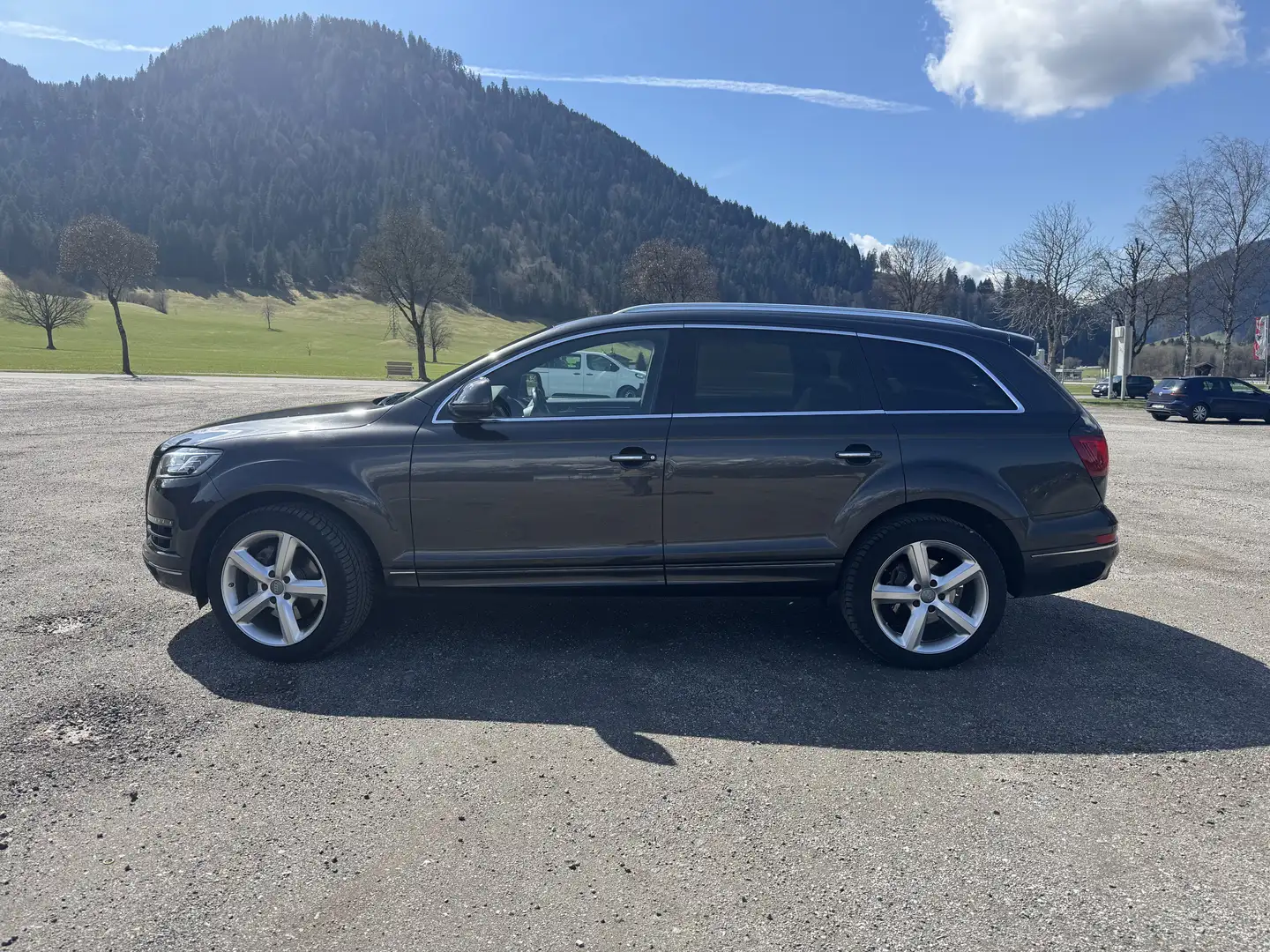 Audi Q7 3.0 TDI quattro (180kW) Grau - 2
