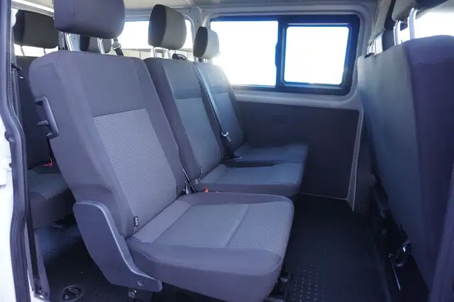 Volkswagen Transporter view 9