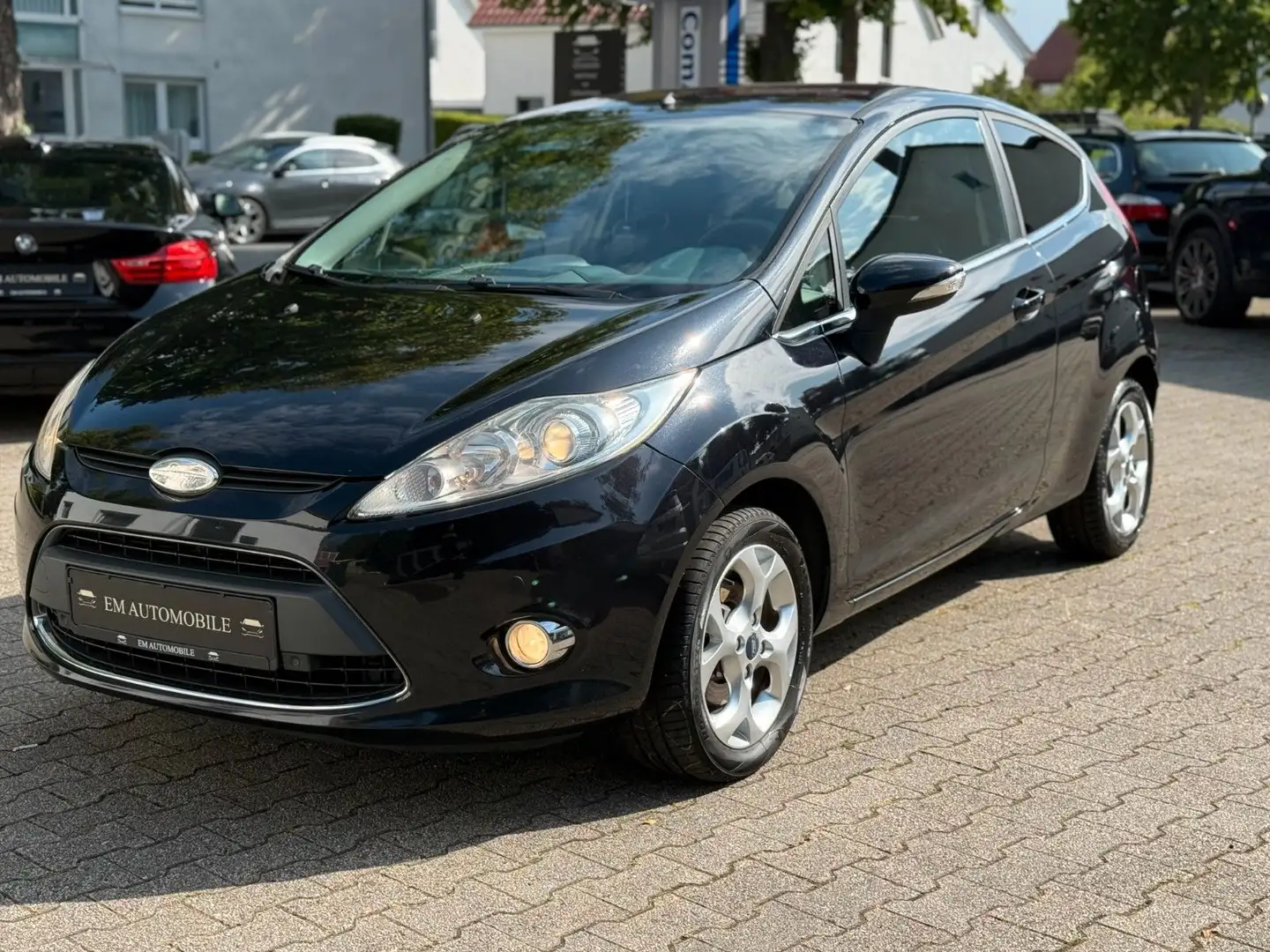 Ford Fiesta *Ghia*Klima*Parkhilfe*8 fach*InspektionNEU Schwarz - 2