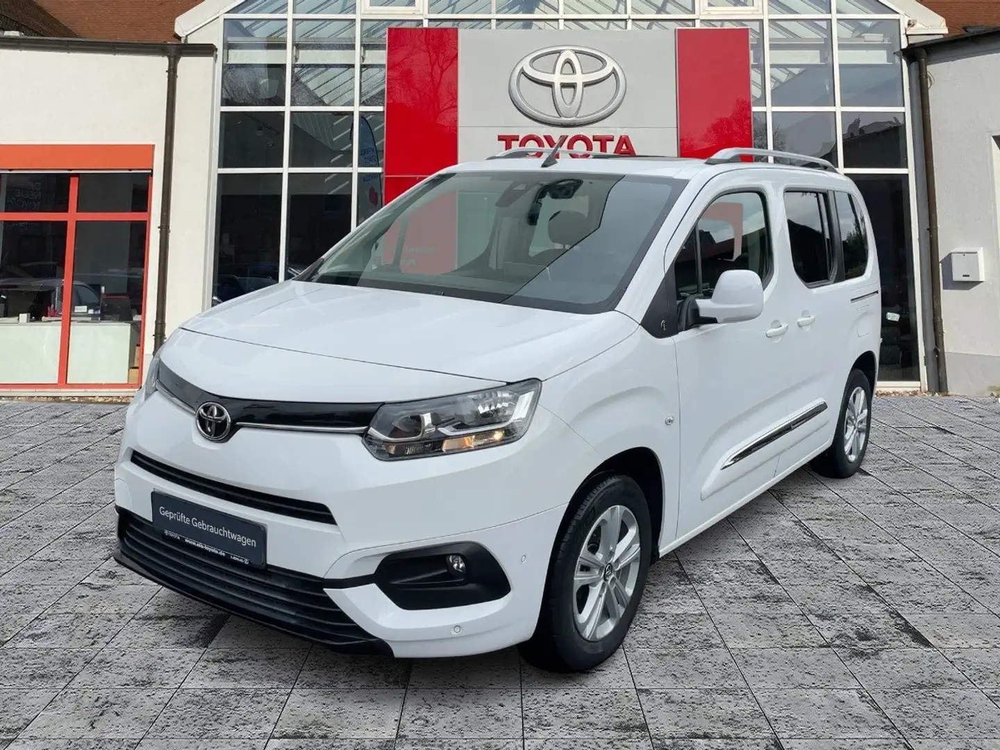 Toyota Proace City Verso 1.2 L1 D Team Deutschland ACC Weiß - 2
