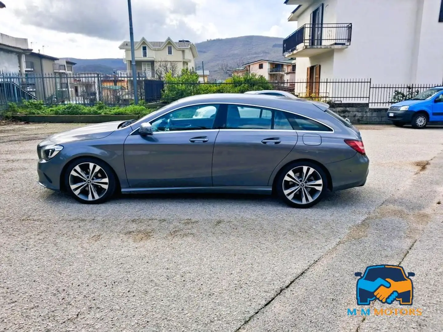 Mercedes-Benz CLA 200 200 d Sport auto FL Grau - 1