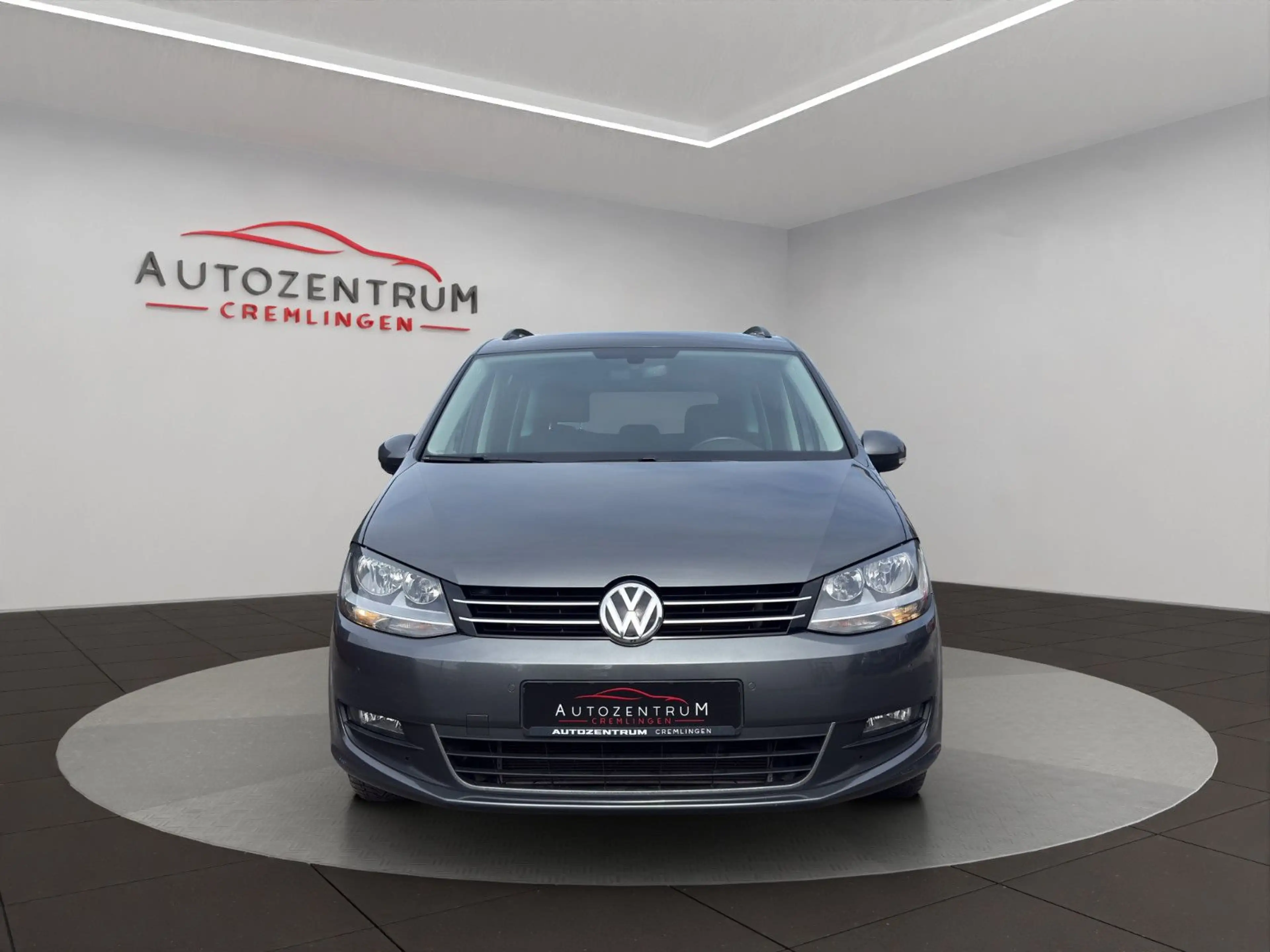 Volkswagen Sharan 2.0 TDI NAVI AHK 7 SITZER PDC ALLSEASON — photo 2