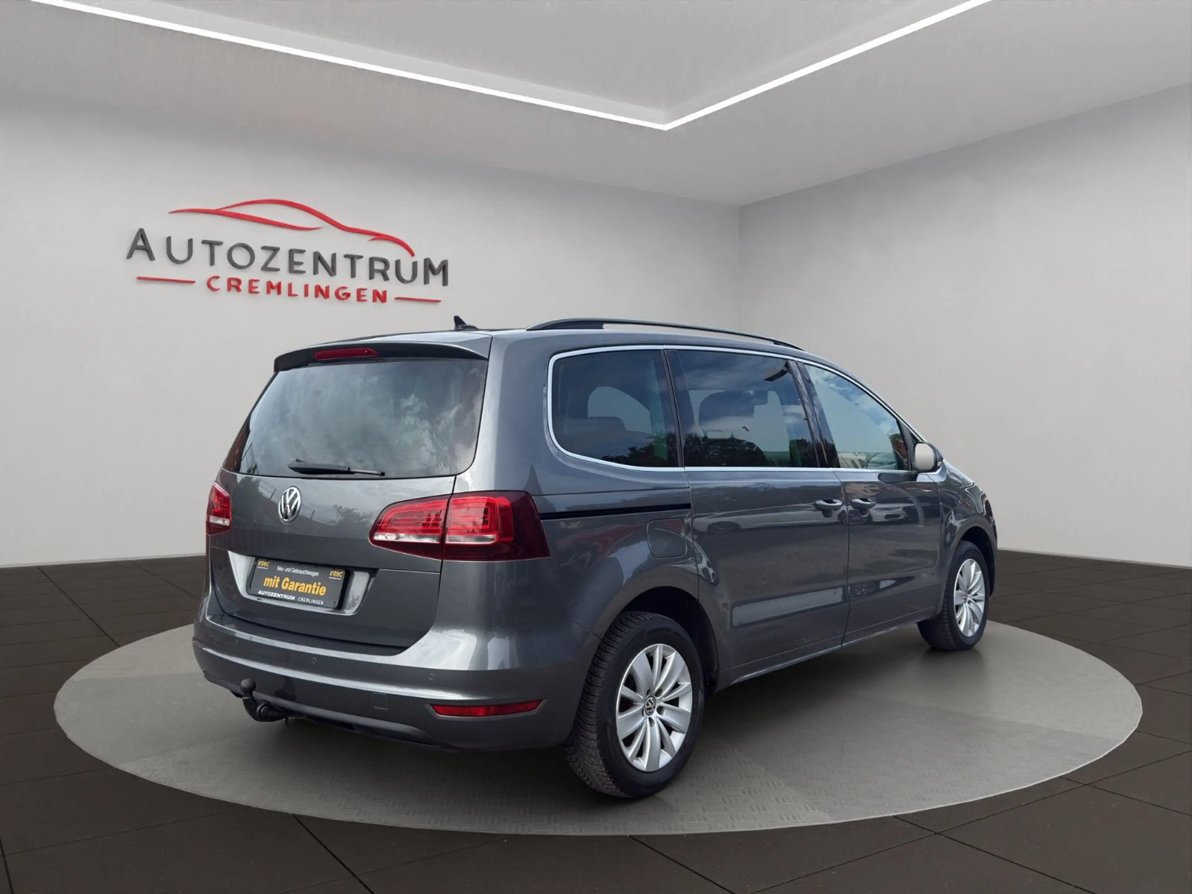 Volkswagen Sharan 2.0 TDI NAVI AHK 7 SITZER PDC ALLSEASON — photo 5