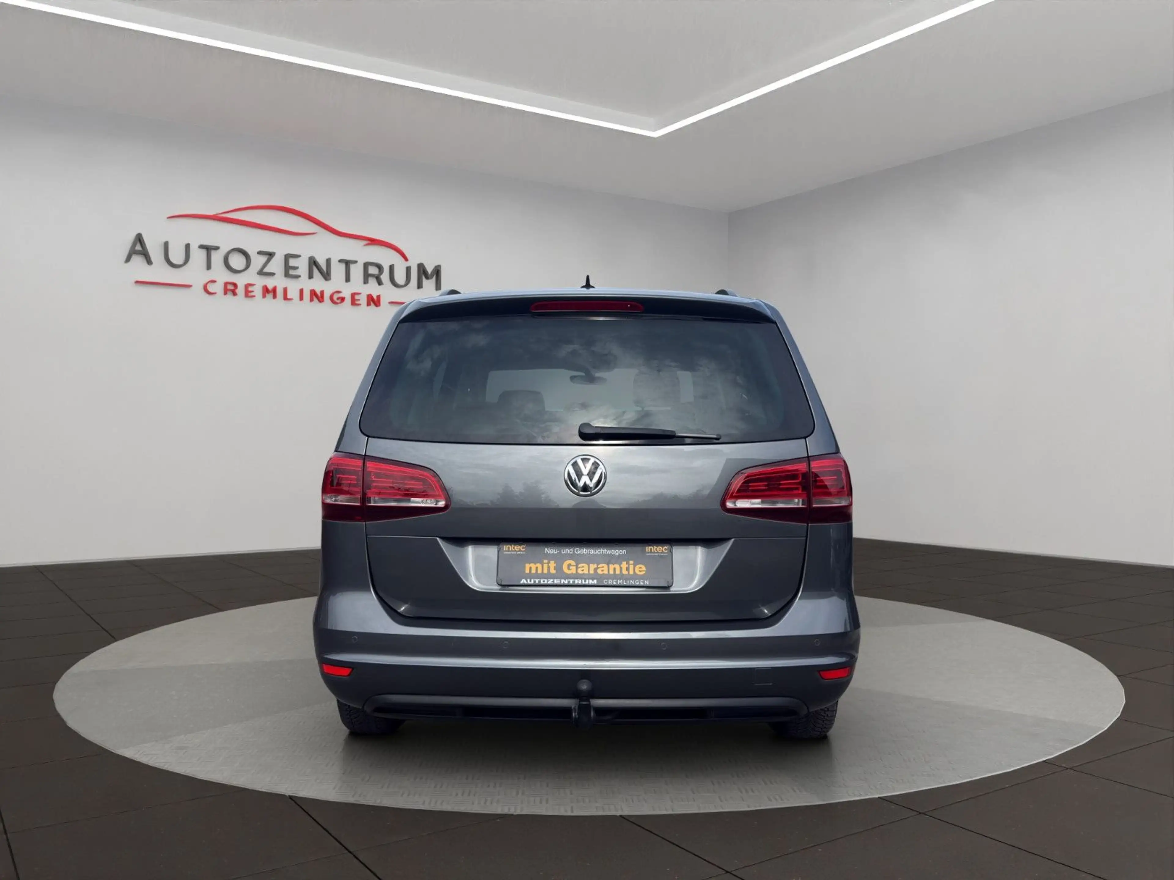 Volkswagen Sharan 2.0 TDI NAVI AHK 7 SITZER PDC ALLSEASON — photo 6