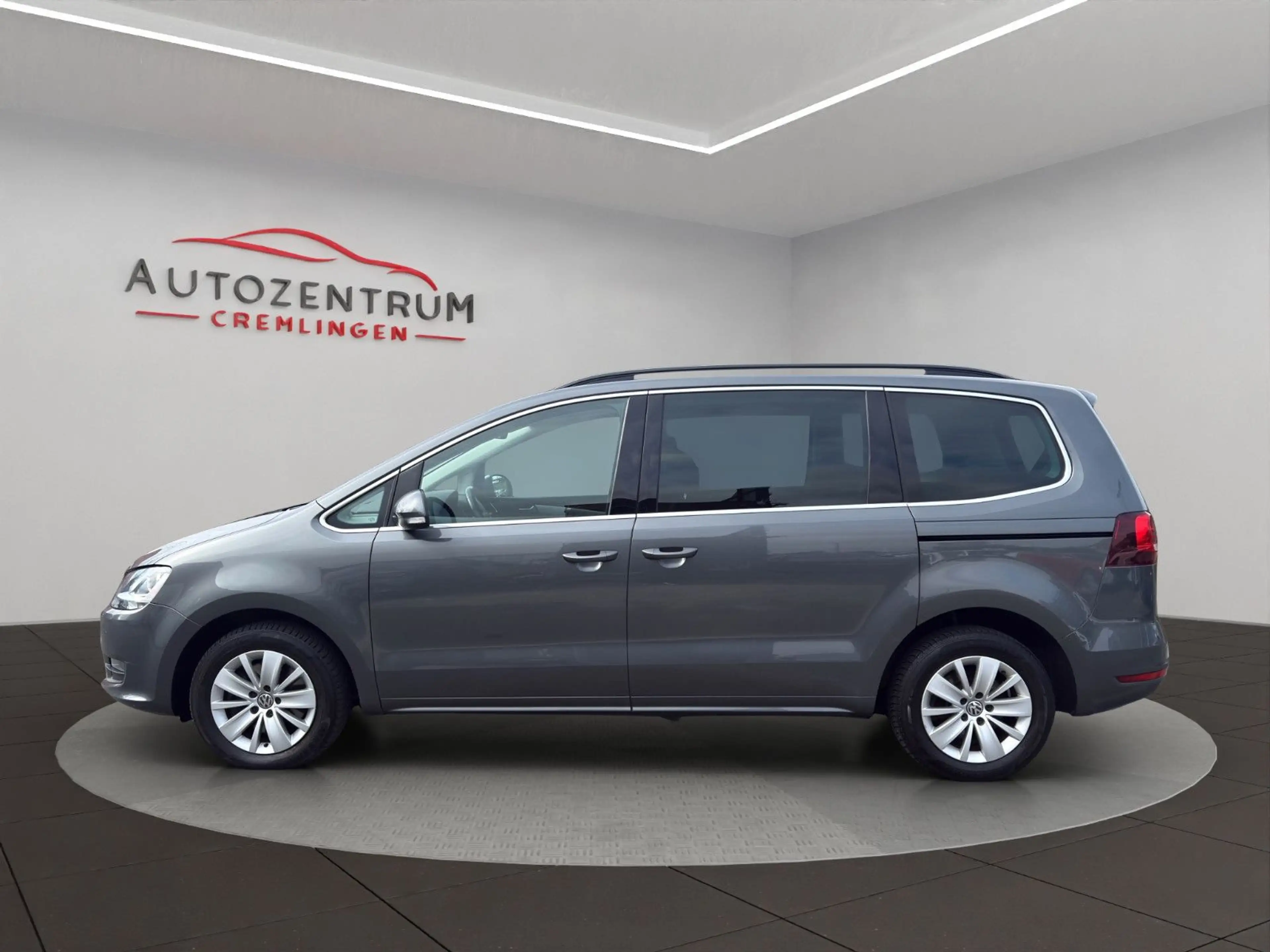 Volkswagen Sharan 2.0 TDI NAVI AHK 7 SITZER PDC ALLSEASON — photo 8