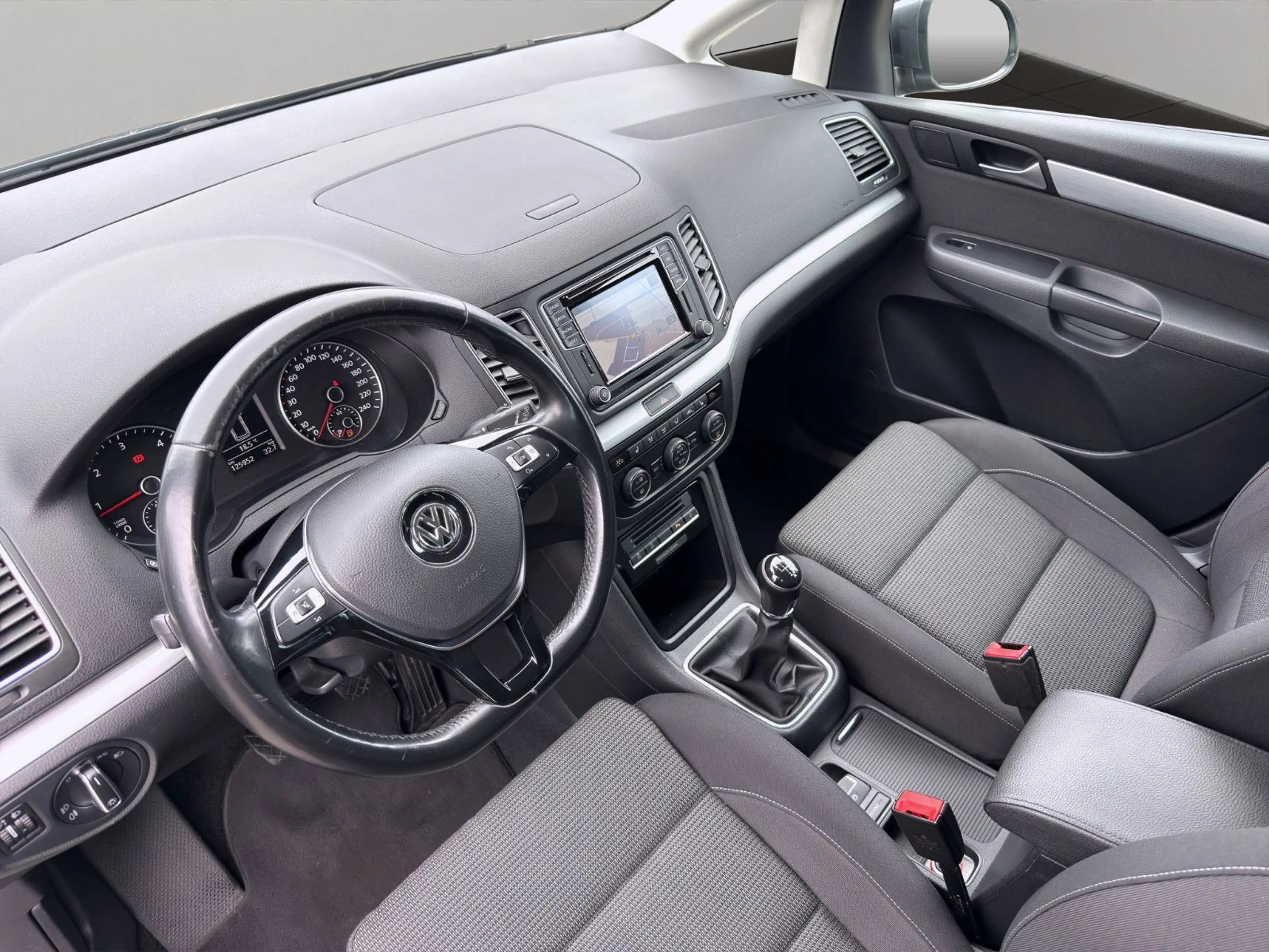 Volkswagen Sharan 2.0 TDI NAVI AHK 7 SITZER PDC ALLSEASON — photo 10