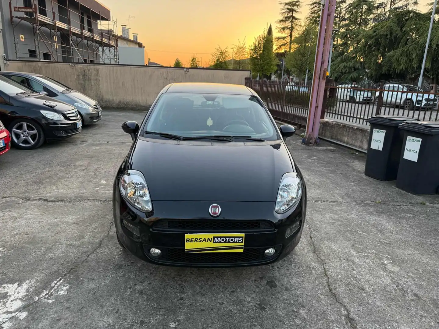 Fiat Punto 1.4 8V 5 porte Natural Power Street Negro - 2