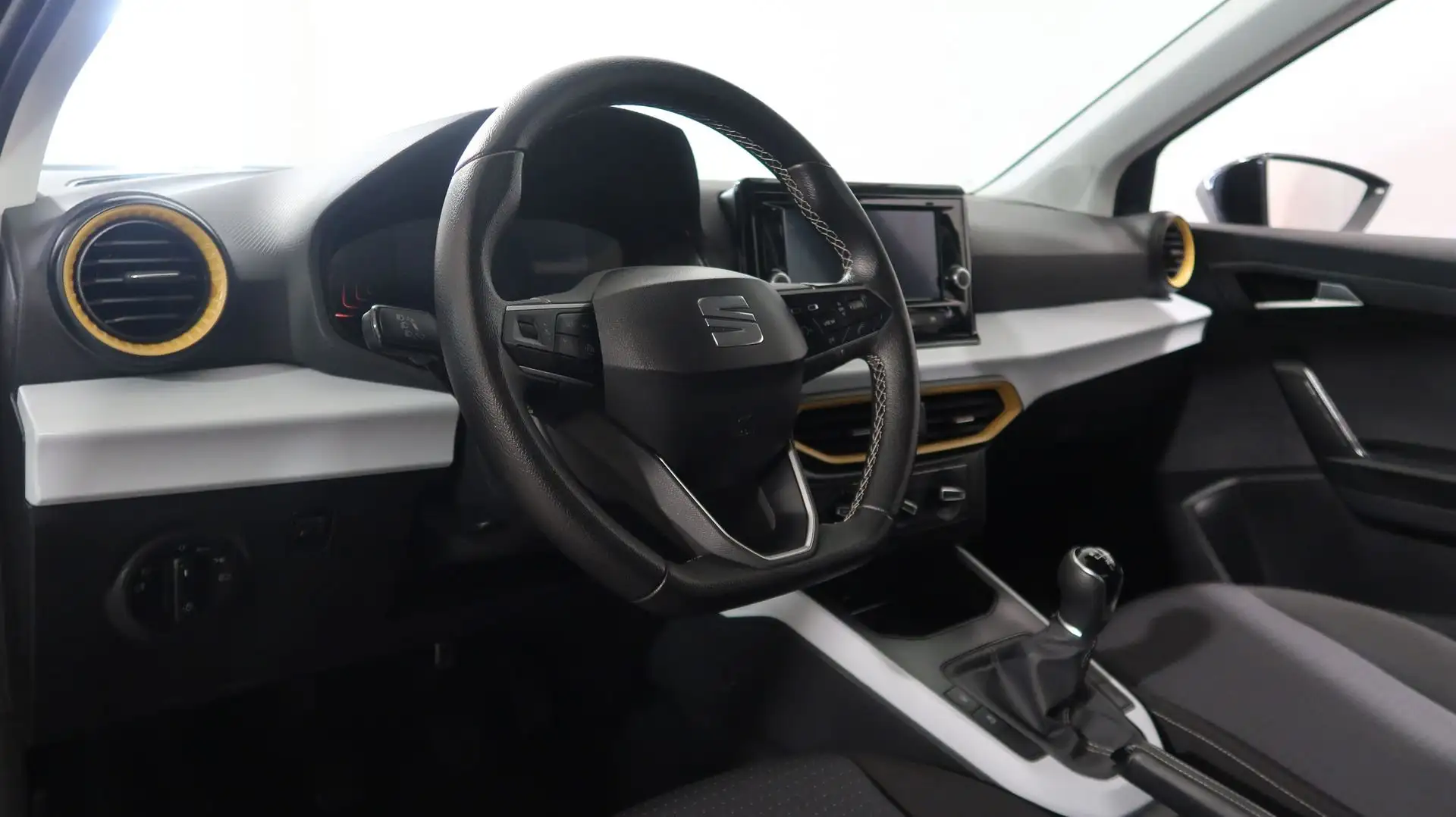 SEAT Arona Arona 1.0 EcoTSI Style #CARPLAY#SENSORI PARCHEGGI Zwart - 2