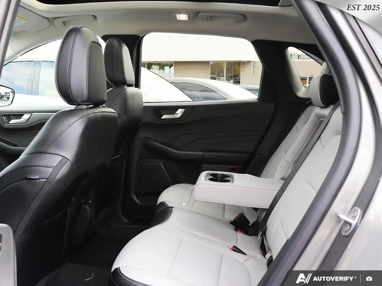 Ford Escape снимка Ford Escape