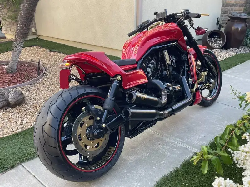 Harley-Davidson V-Rod - foto 2