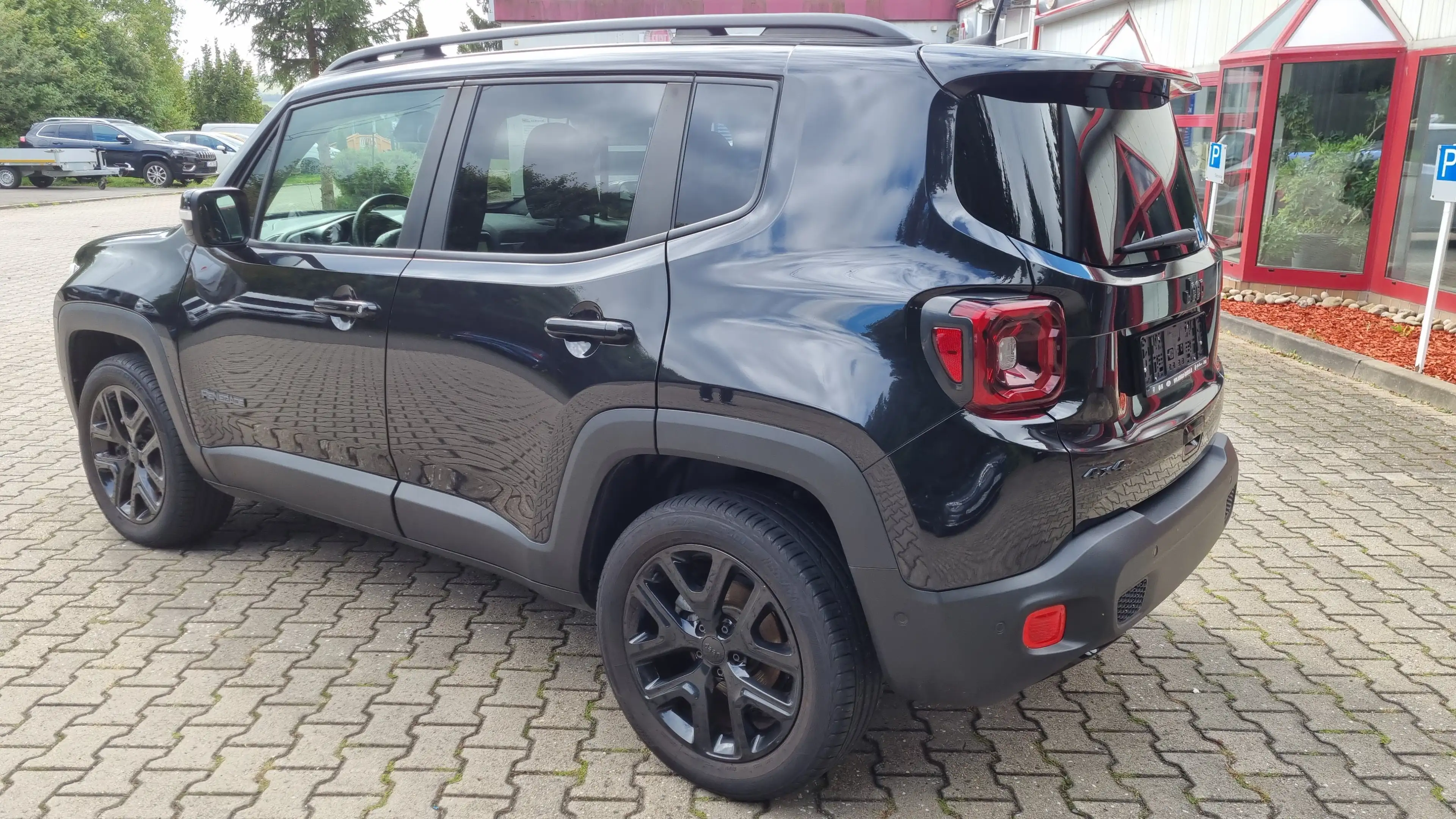 Jeep Renegade Limited 4WD — photo 3