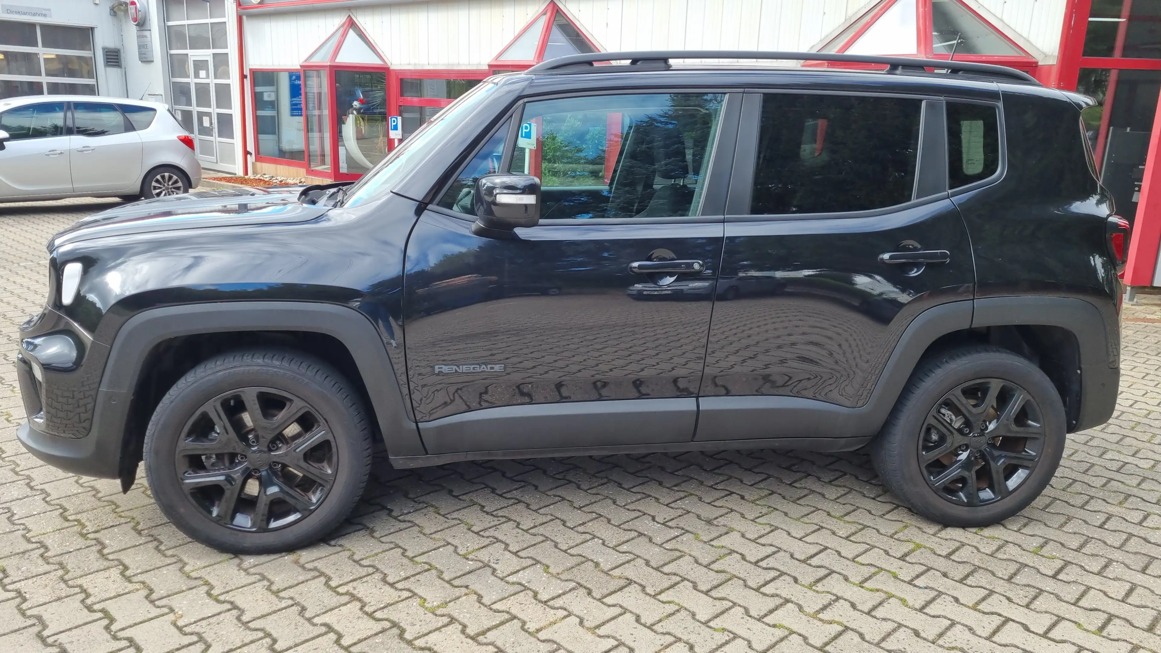 Jeep Renegade Limited 4WD — photo 2