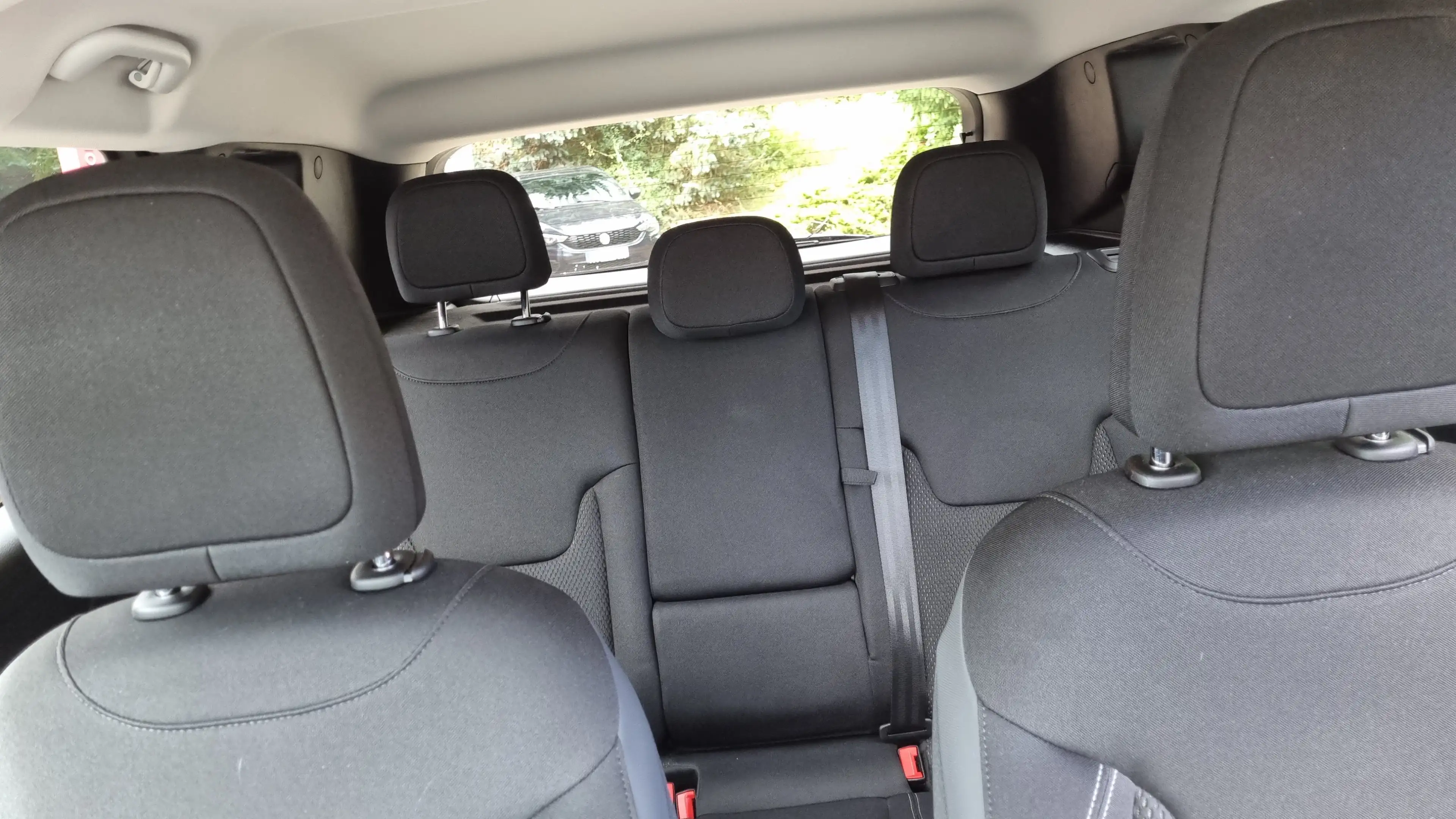 Jeep Renegade Limited 4WD — photo 15