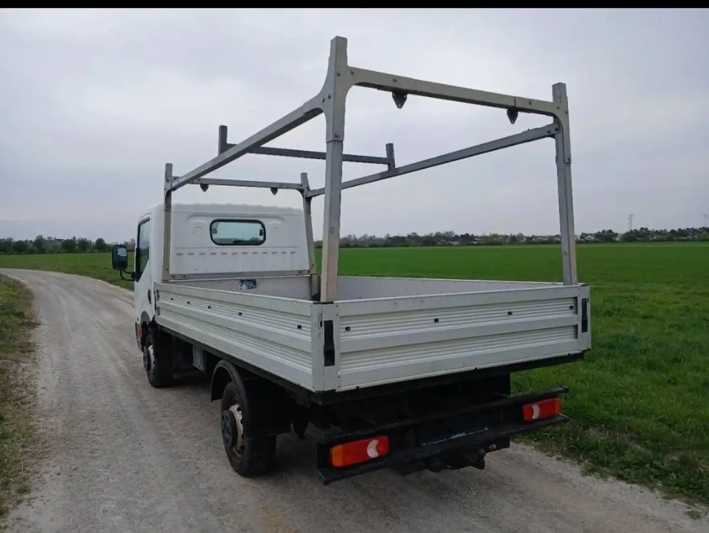 Nissan Cabstar Cabstar 32.11 L1 3,2t 2,5 DCI comfort Fgst. Comfort Weiß - 2