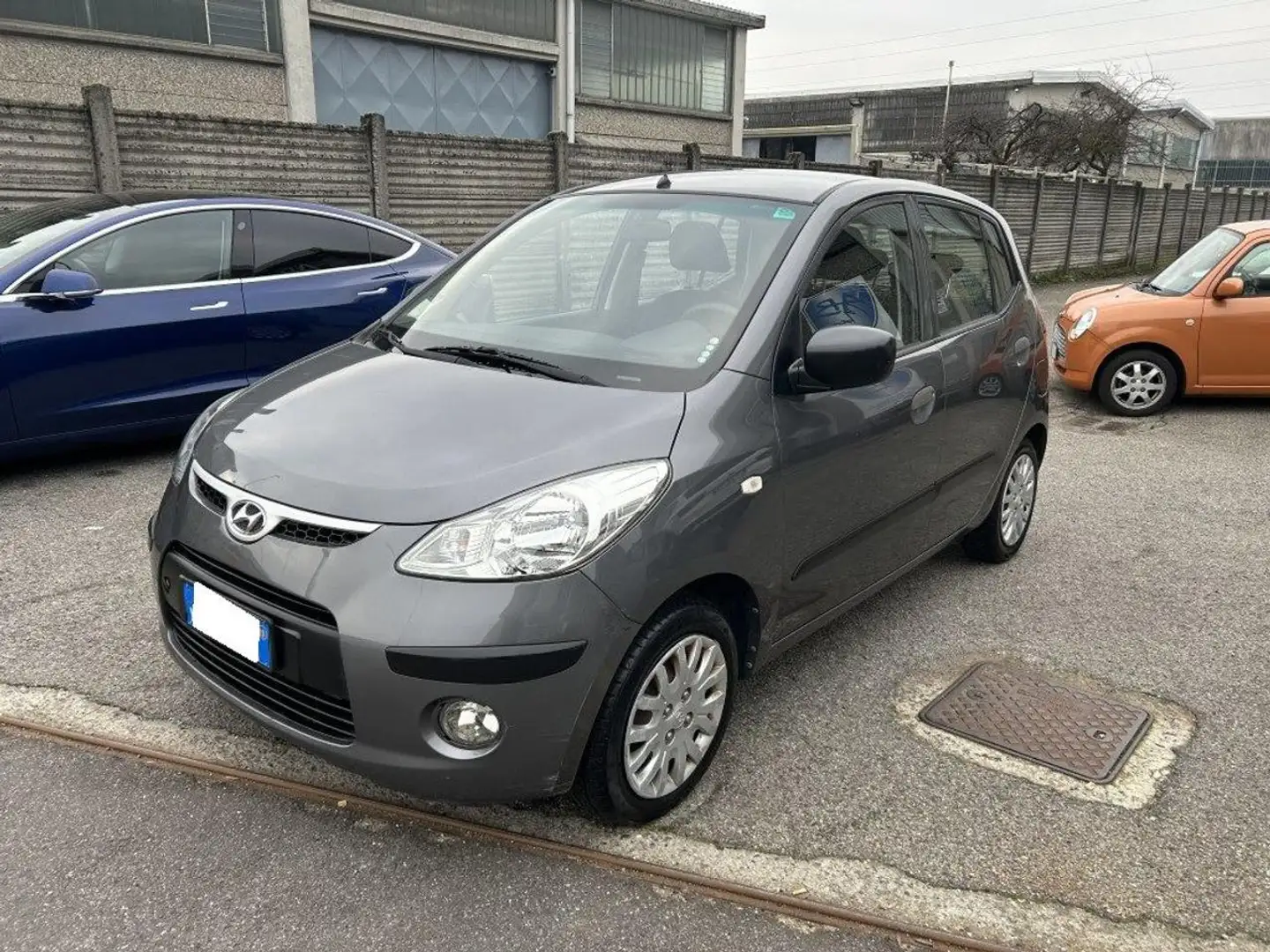 Hyundai i10 1.1 12V BlueDrive GPL *OK NEOPATENTATI* Grau - 2