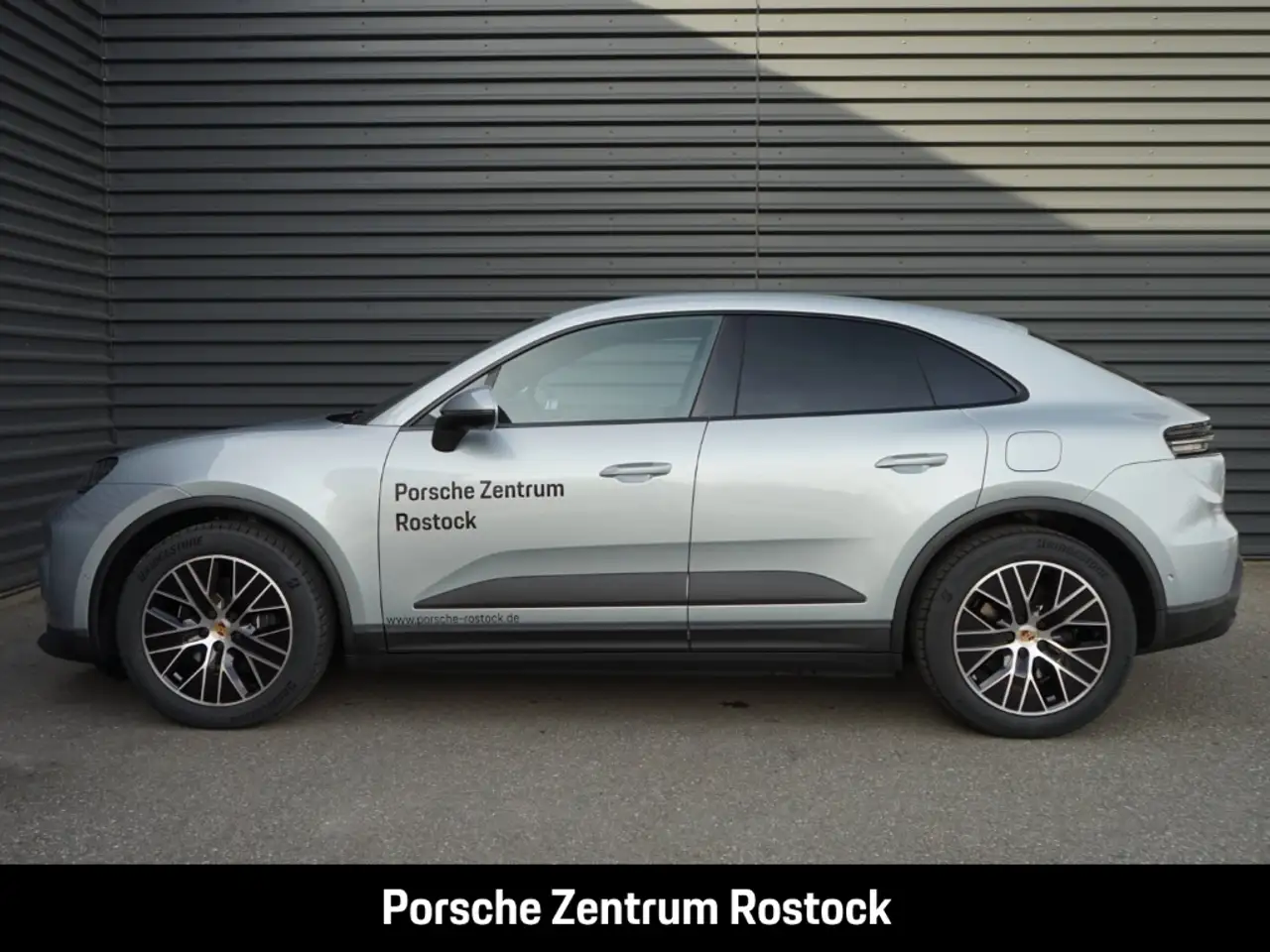 Porsche Macan 4 Surround View BOSE Luftfederung 20-Zoll 2