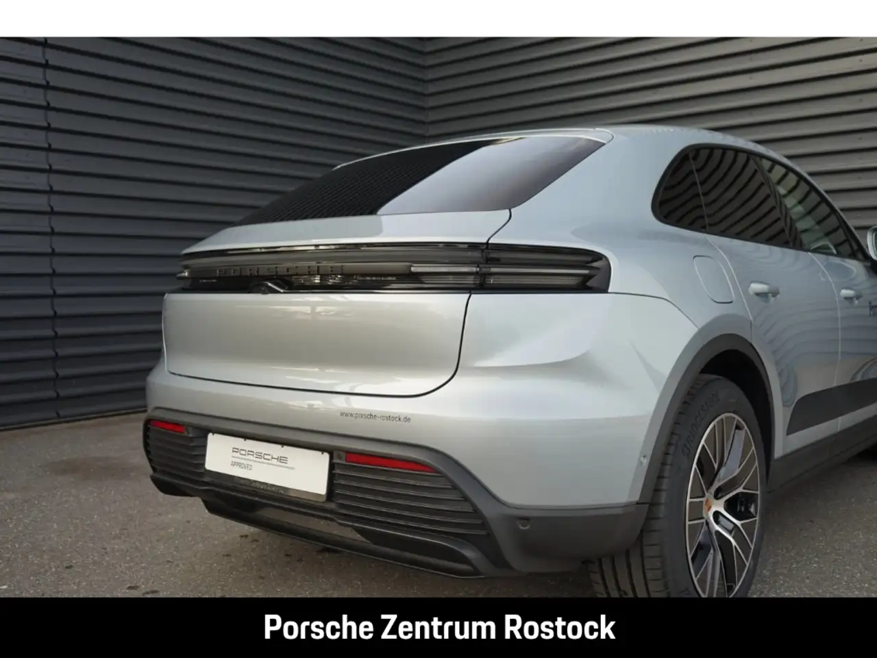 Porsche Macan 4 Surround View BOSE Luftfederung 20-Zoll 5