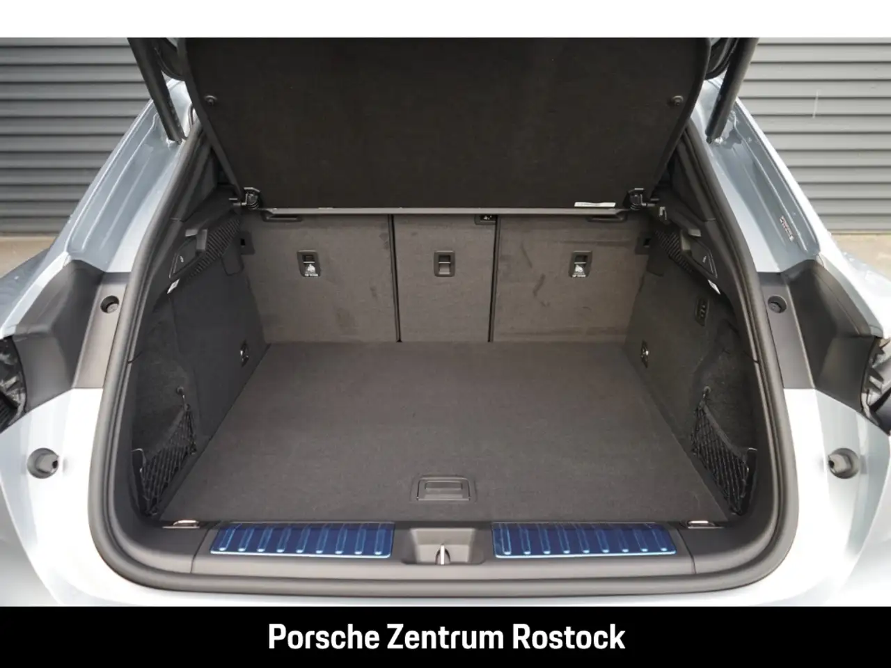 Porsche Macan 4 Surround View BOSE Luftfederung 20-Zoll 8