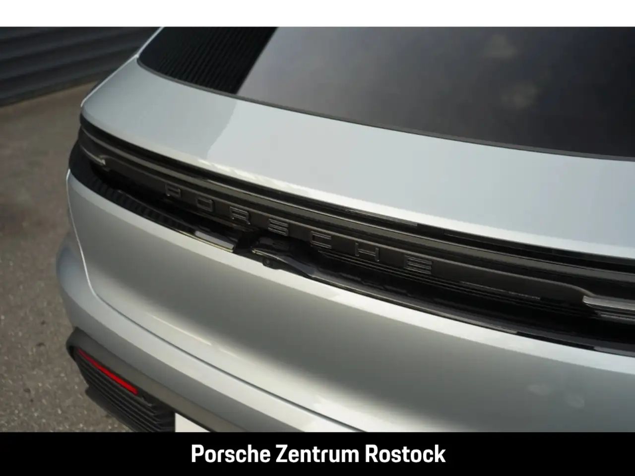 Porsche Macan 4 Surround View BOSE Luftfederung 20-Zoll 6