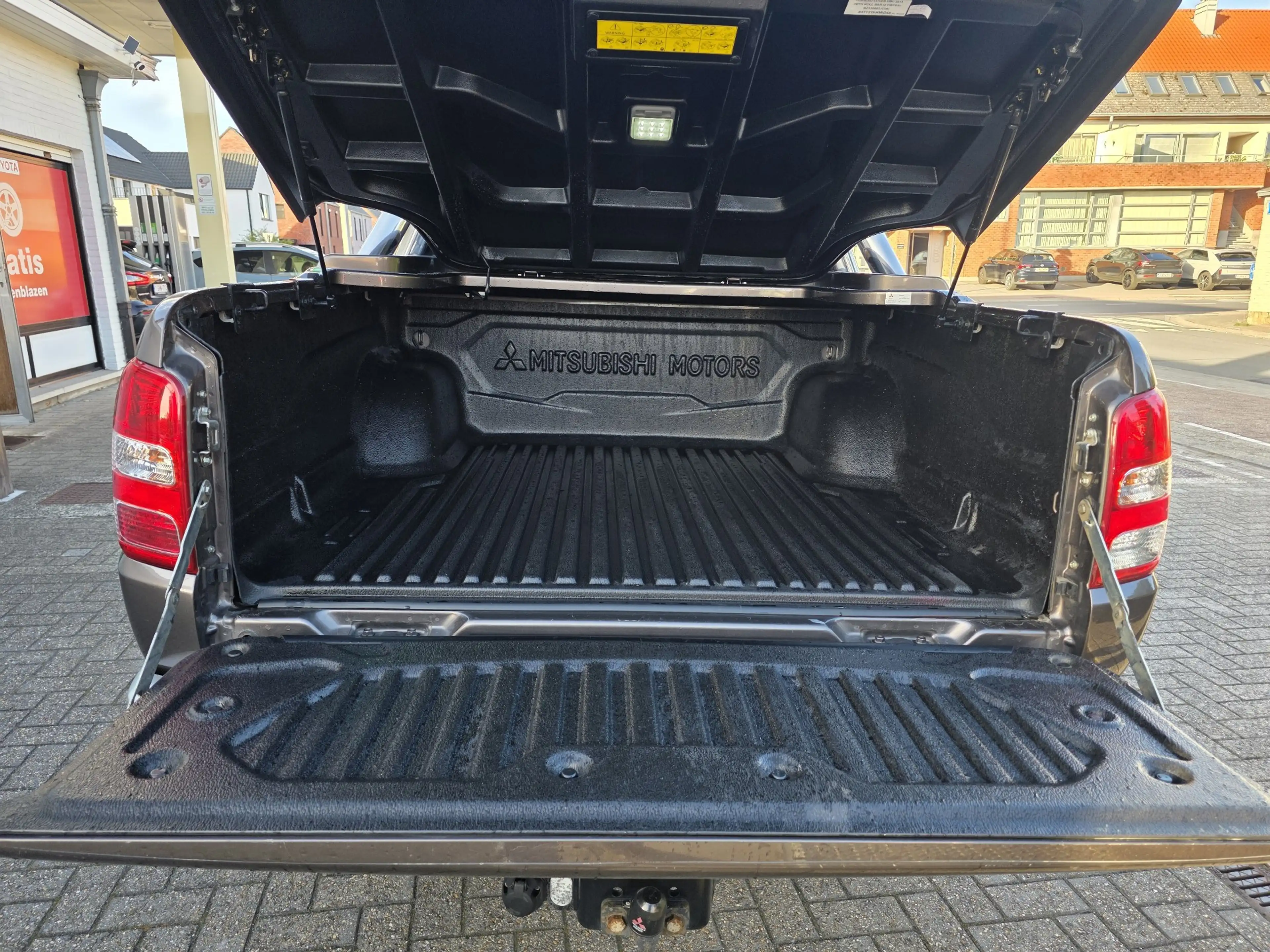 Mitsubishi L200 L 200 2.4 DI-D 4WD Intense — photo 9
