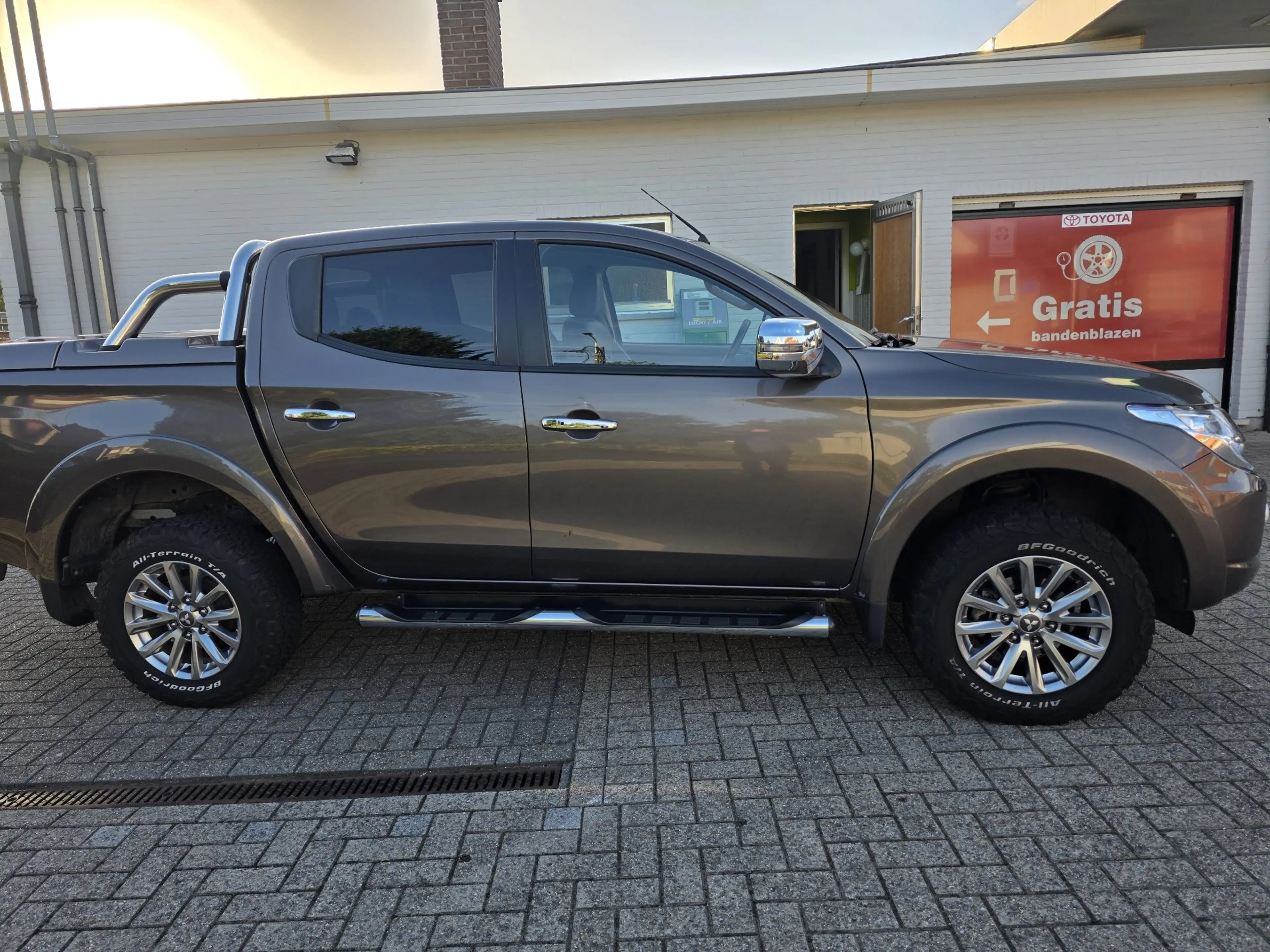 Mitsubishi L200 L 200 2.4 DI-D 4WD Intense — photo 7