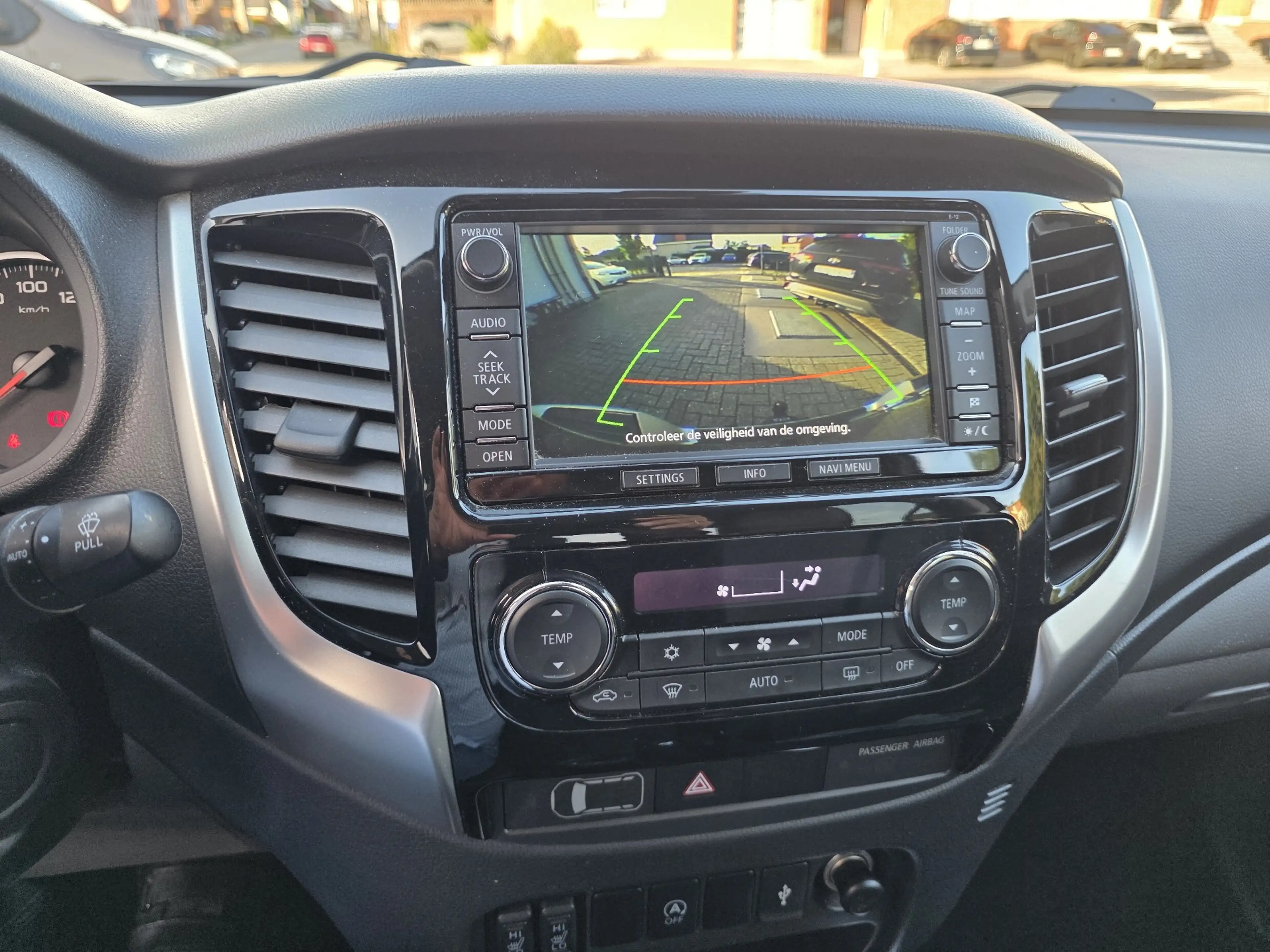 Mitsubishi L200 L 200 2.4 DI-D 4WD Intense — photo 15