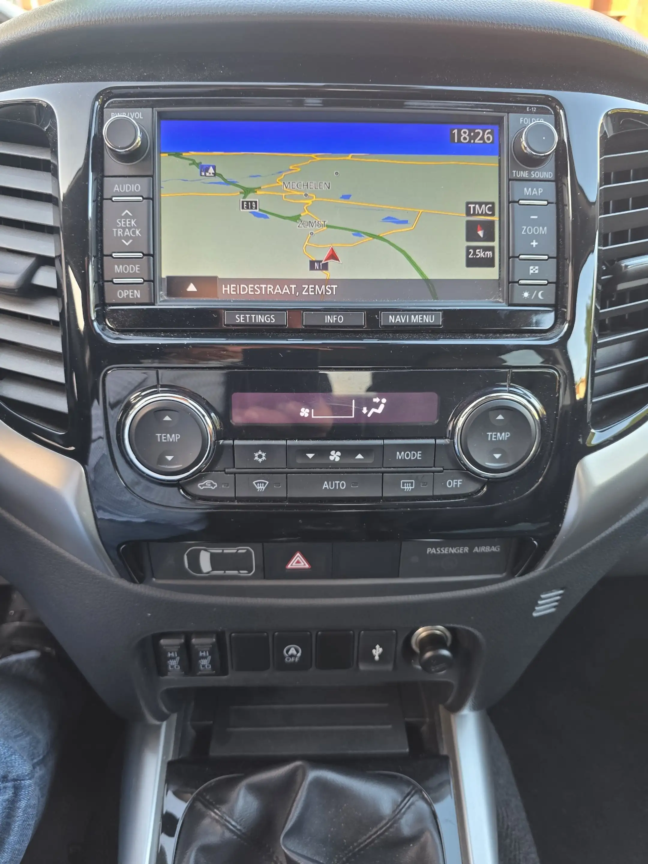 Mitsubishi L200 L 200 2.4 DI-D 4WD Intense — photo 14