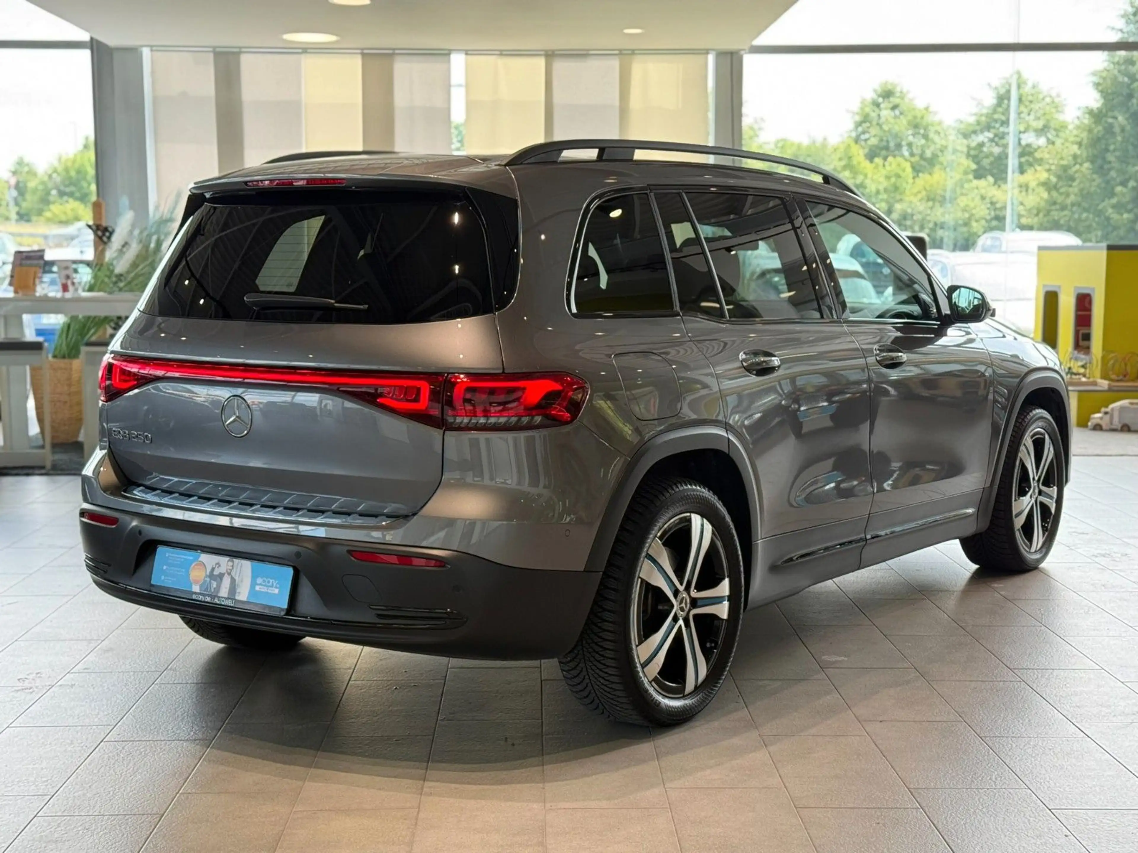 Mercedes-Benz EQB 250 Ambiente*Keyless*CarPlay*Tempomat* — photo 7