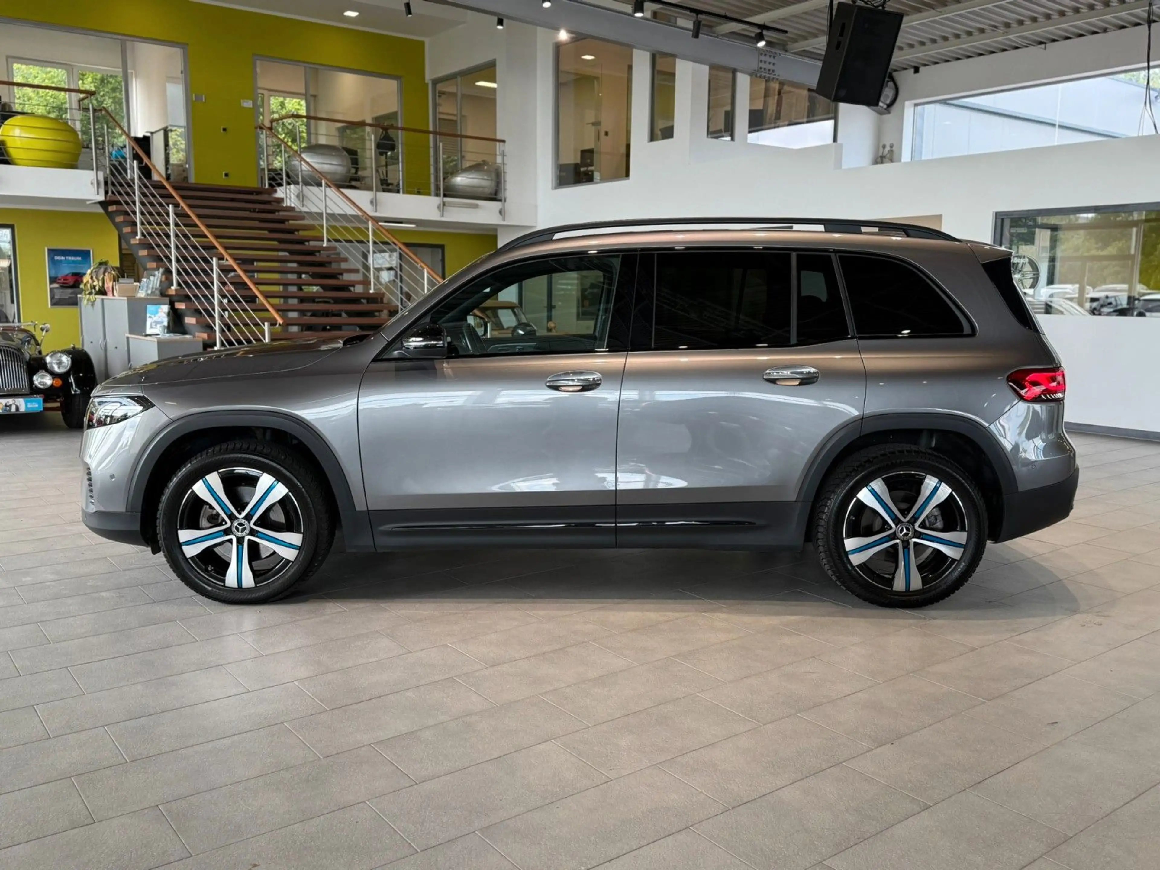 Mercedes-Benz EQB 250 Ambiente*Keyless*CarPlay*Tempomat* — photo 3