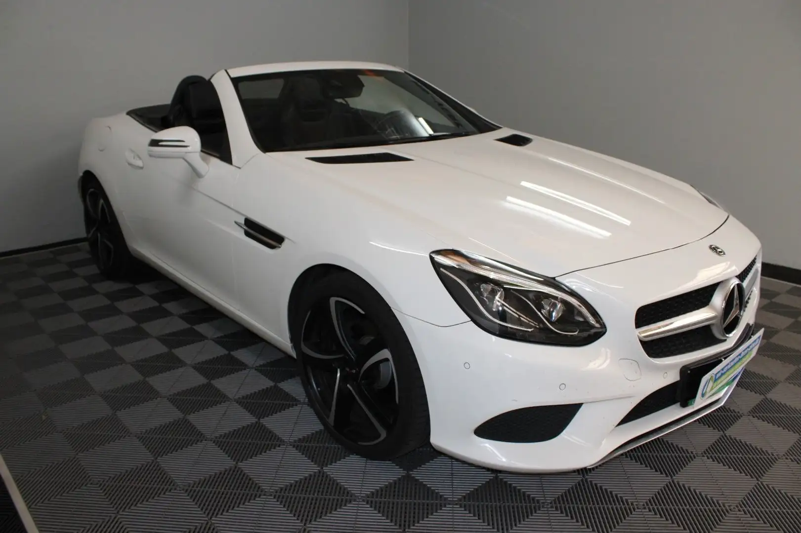 Mercedes-Benz SLC 180 Roadster MB Garant. 03-26 Serv. &TÜV NEU Wit - 1