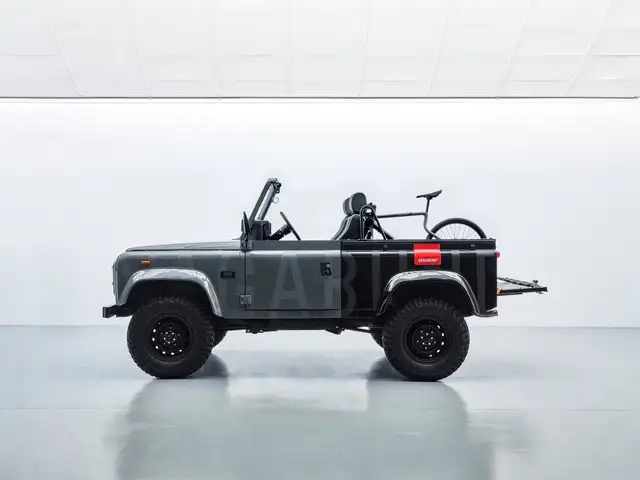 Land Rover Defender 90 V8 Einzelstück Ansicht 3