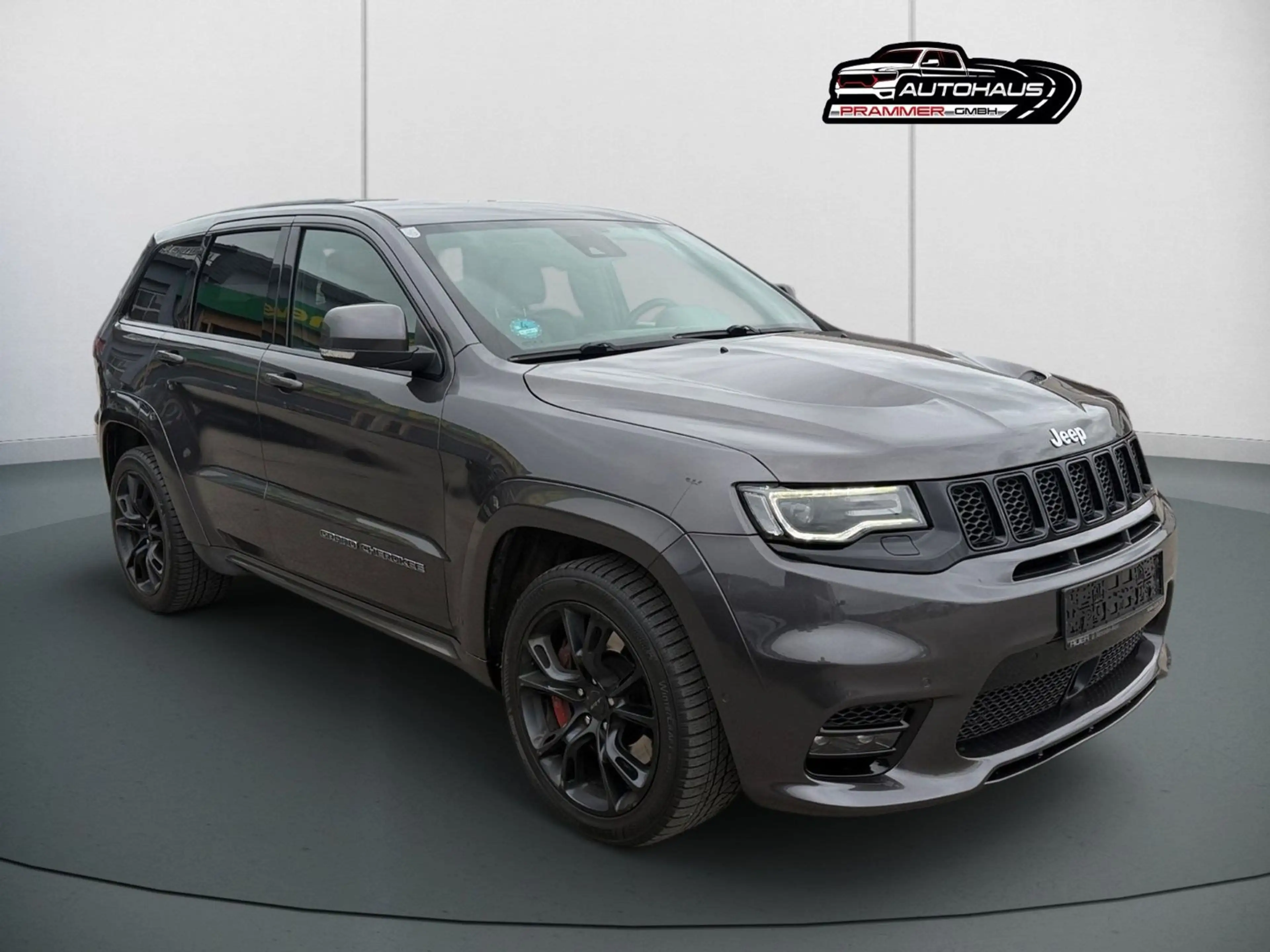 Jeep Grand Cherokee 6.4 SRT — photo 2